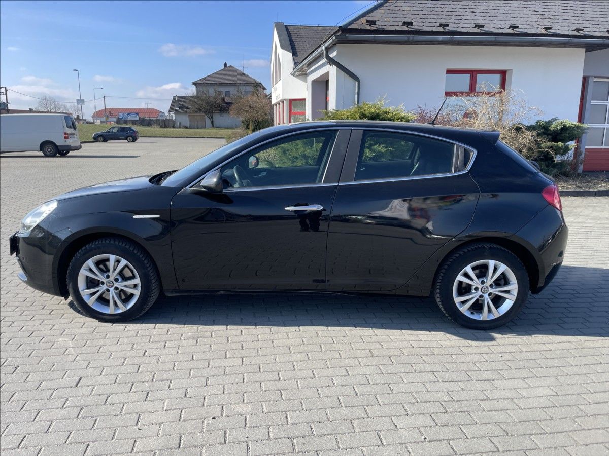 Alfa Romeo Giulietta, 1,4 i 16V TURBO 110KW XENON, o - fotka 2