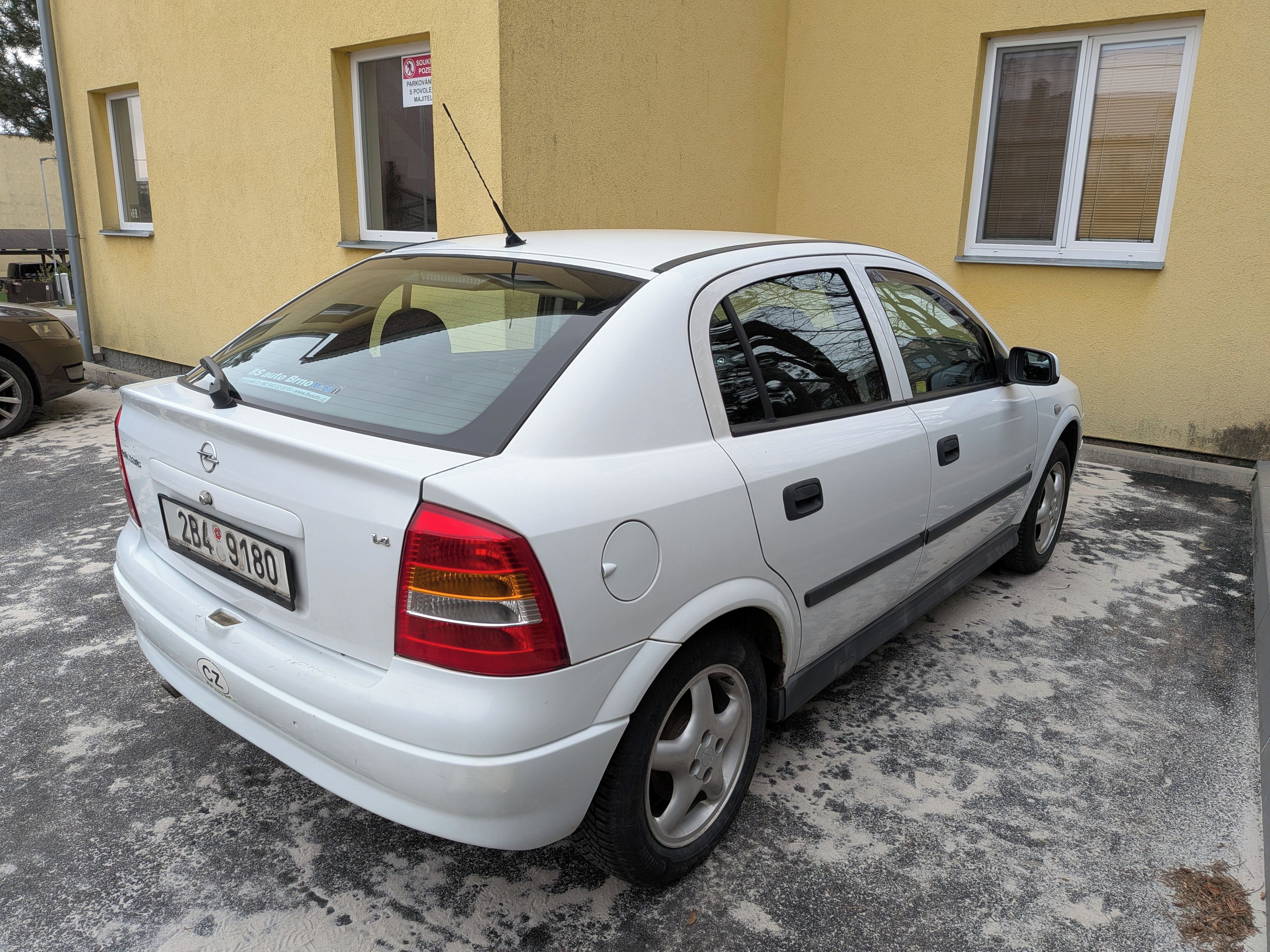 Opel Astra, Opel Astra Classic II 1.4 16V - fotka 3