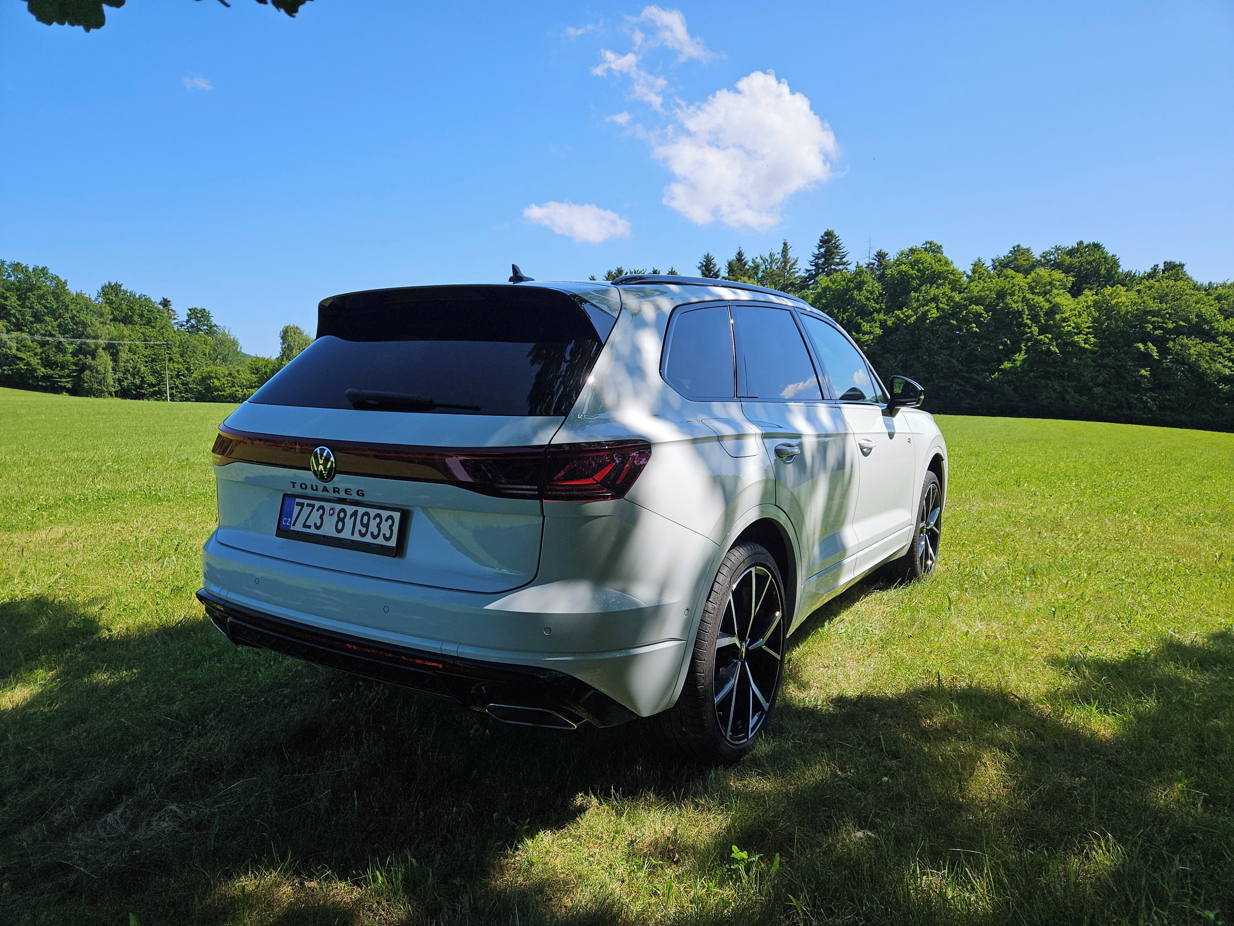 Volkswagen Touareg, R-line MAXI VÝBAVA záruka 5let - fotka 4
