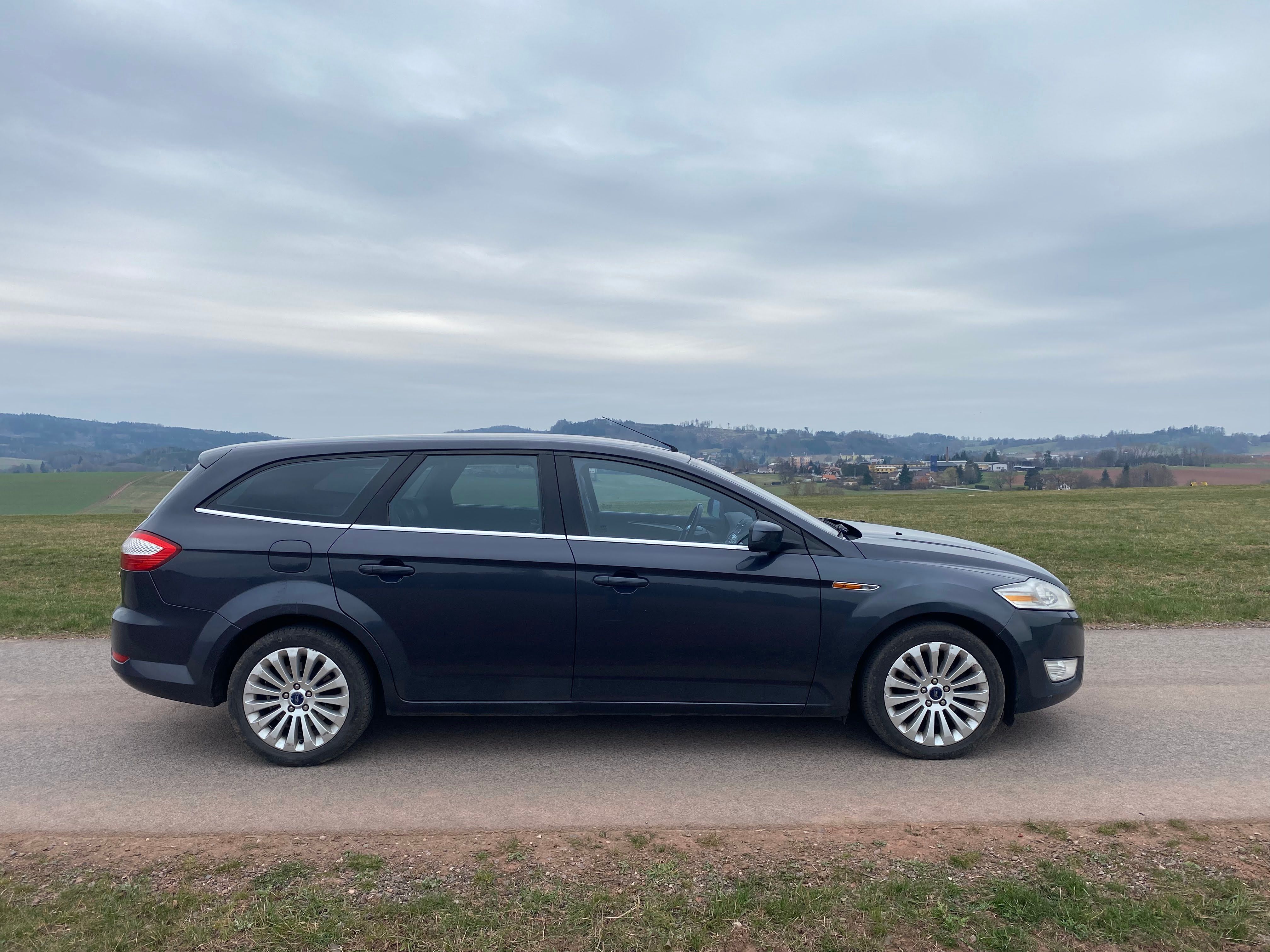 Ford Mondeo, Ford Mondeo Combi MK4 2.2 TDCi - fotka 2