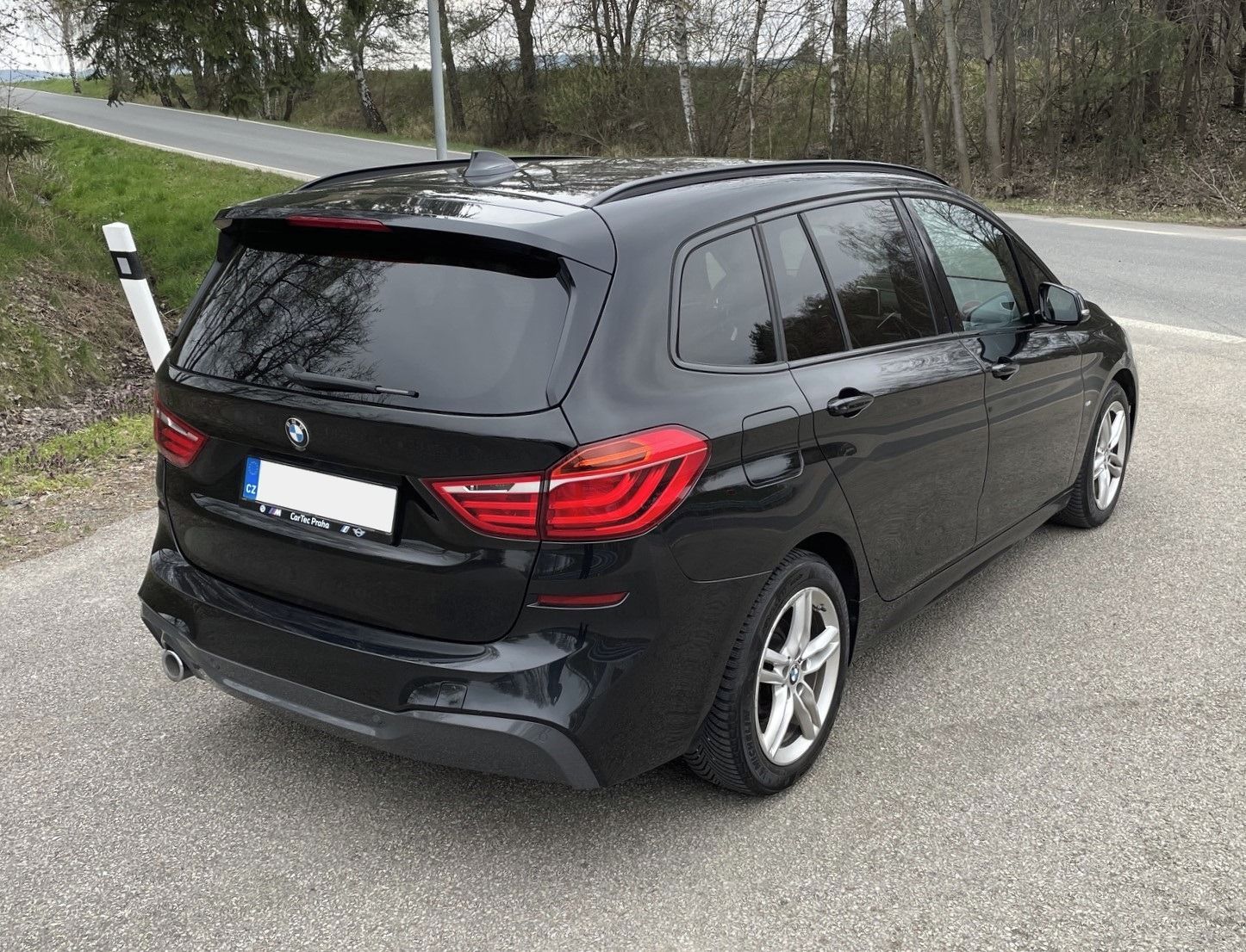 BMW Řada 2, 216d Gran Tourer M Sport 2021 - fotka 4