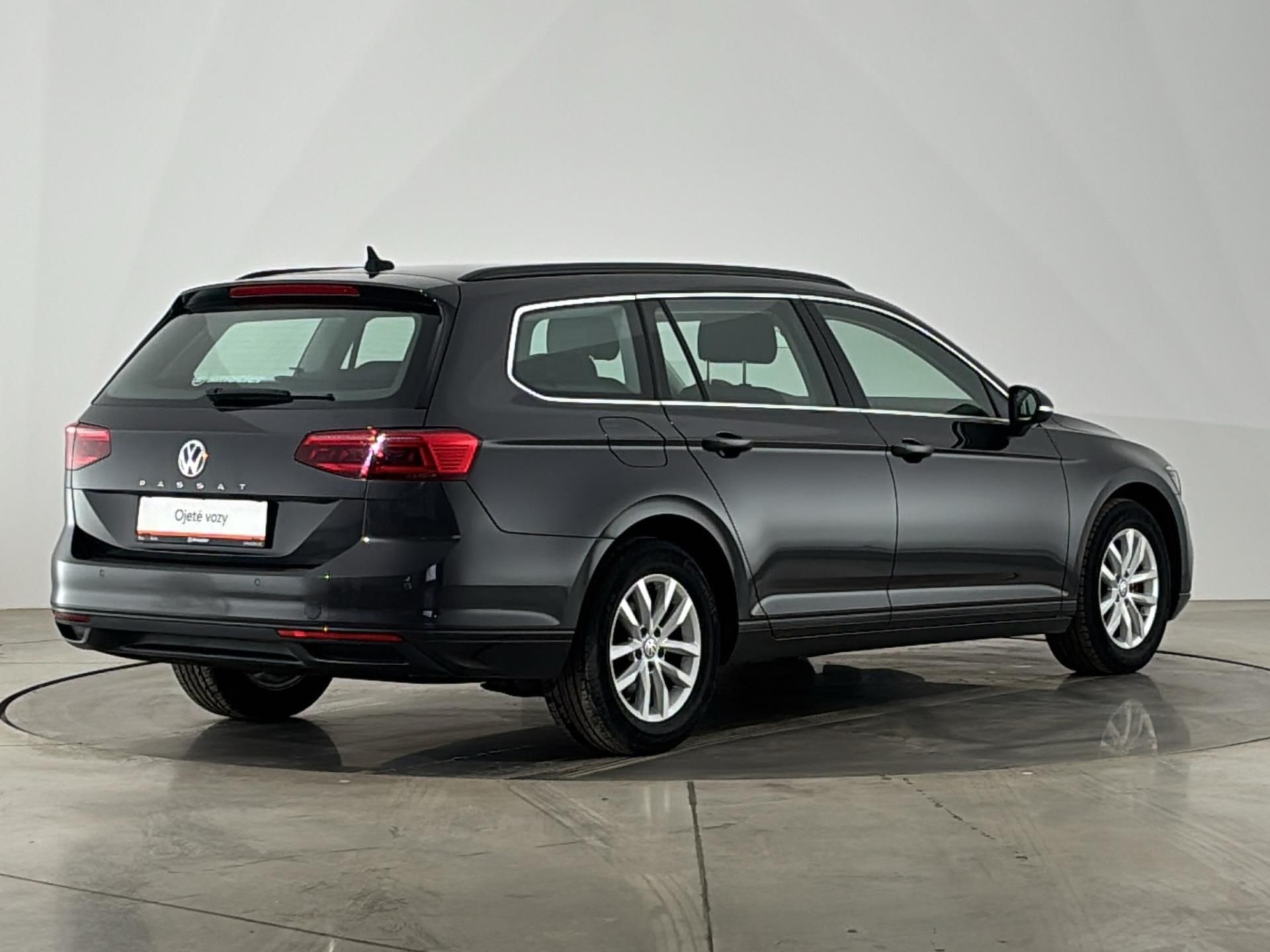 Volkswagen Passat, 2.0 TDI / 110 kW Bussines - fotka 2