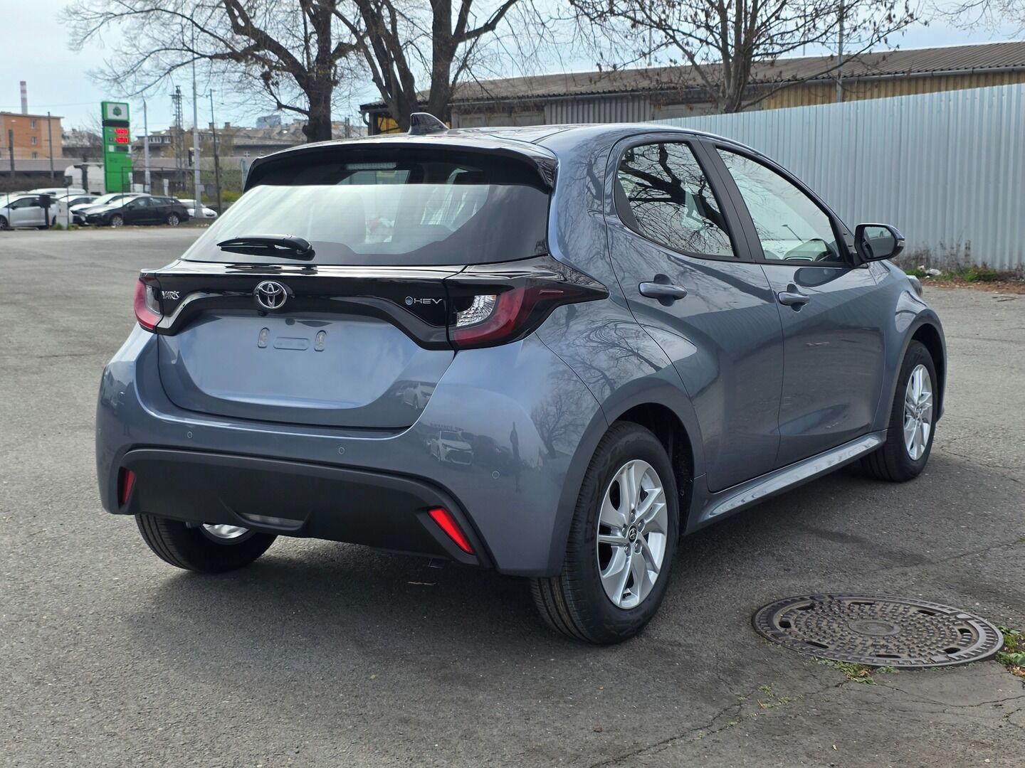 Toyota Yaris, 1,5 Hybrid Comfort Business - fotka 3