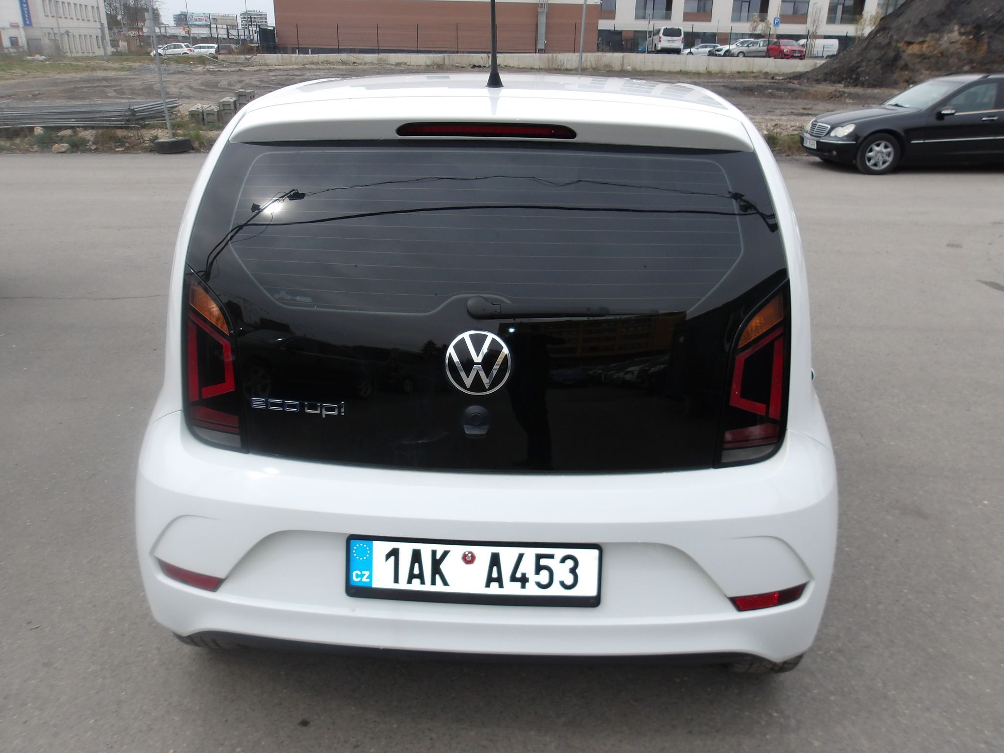 Volkswagen Up!, 1,0i 50 kW CNG Nové v ČR ! - fotka 6