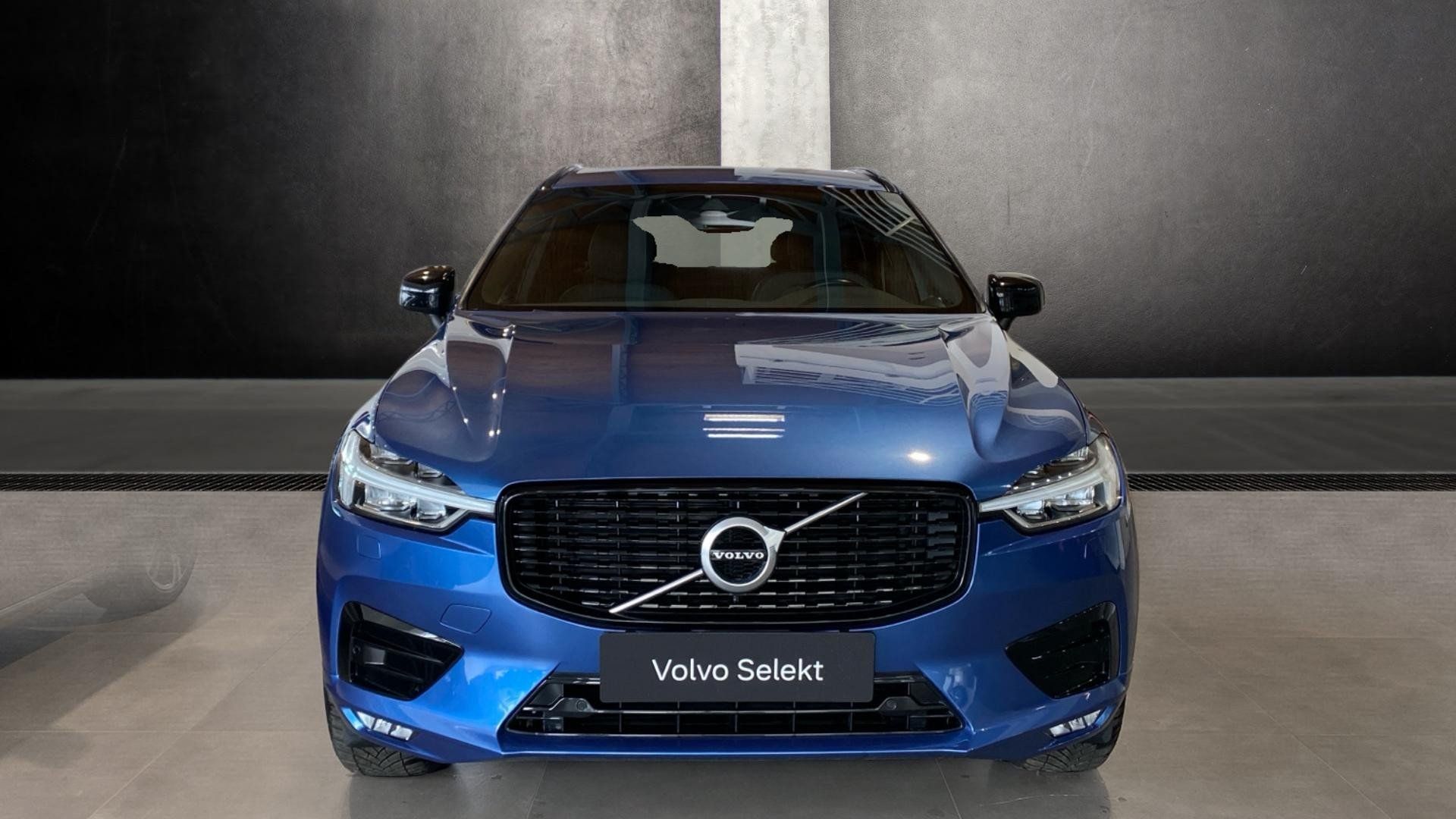 Volvo XC60, R-DESIGN, B5 AWD, 184+10 kW / - fotka 2