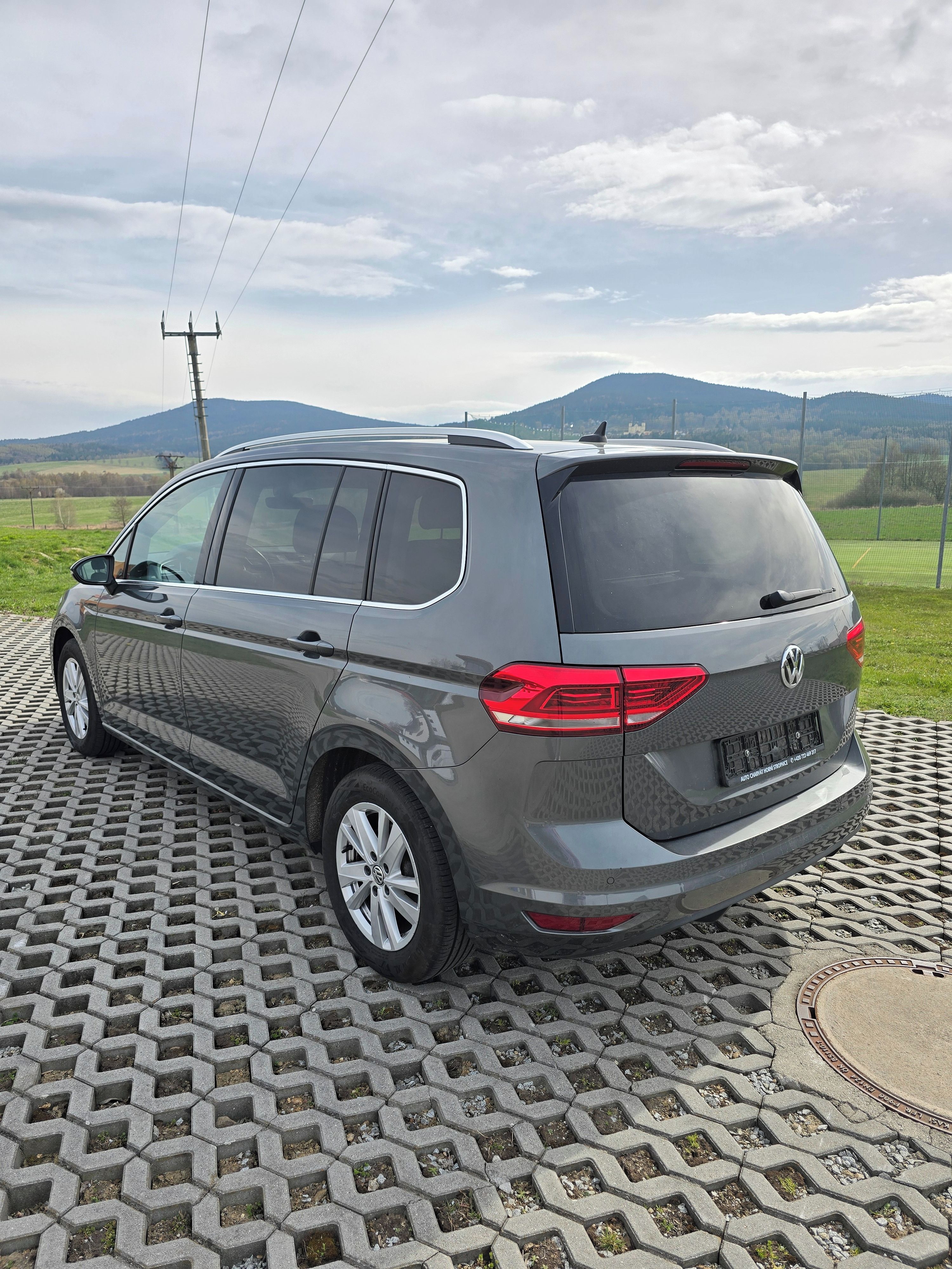 Volkswagen Touran, 1.5 TSI 110 Kw Highline Manuál - fotka 5