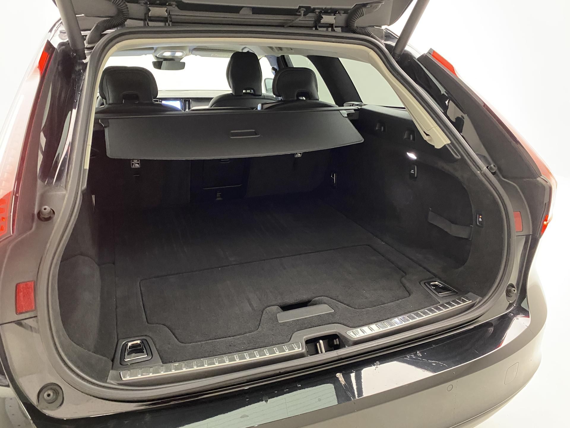 Volvo V90, T6 AWD PLUG-IN DARK PLUS AUT - fotka 6
