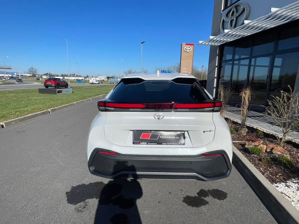 Toyota C-HR, 2.0 Plug-in Hybrid Style FWD - fotka 5