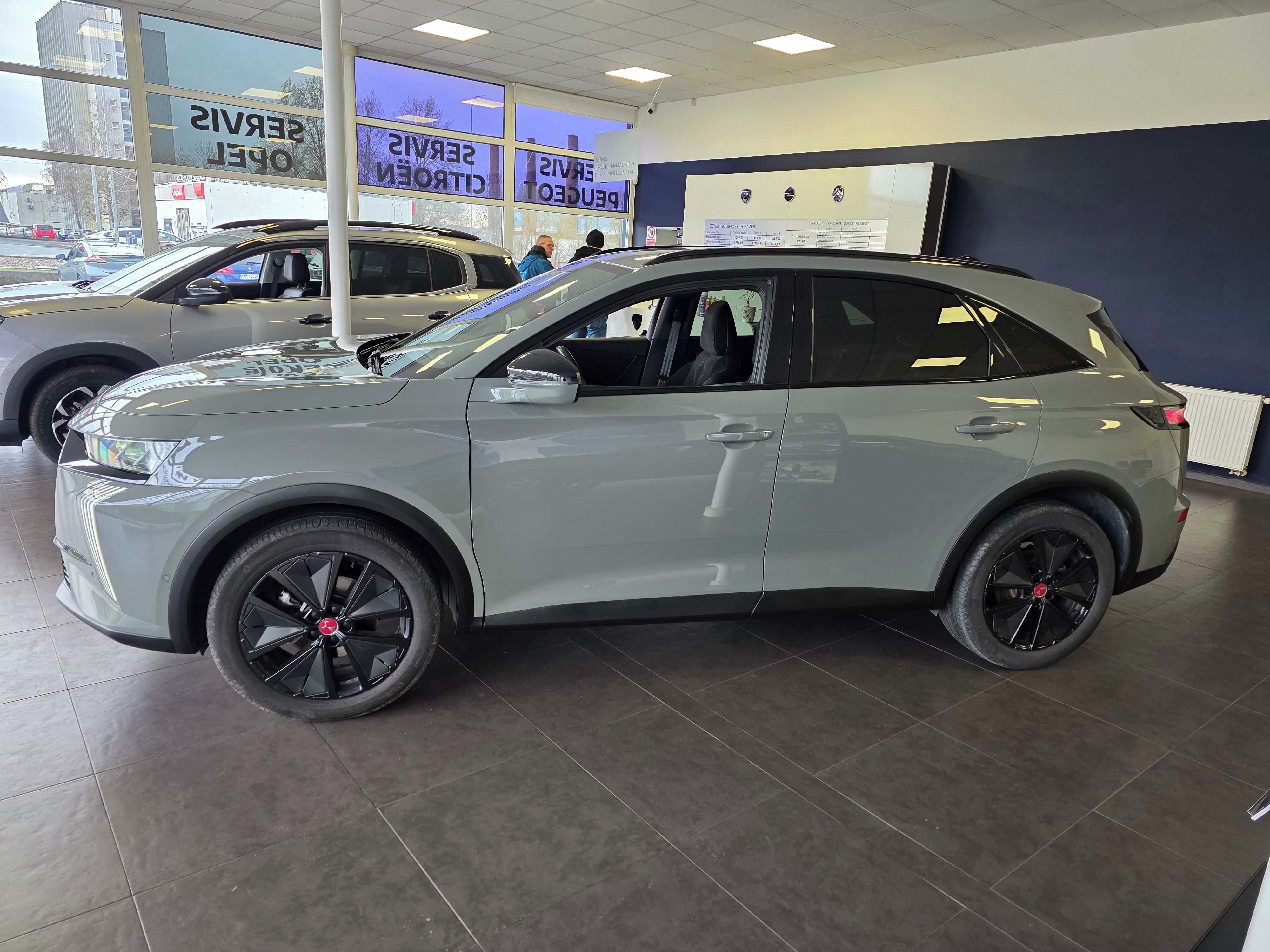 DS 7 Crossback, PERFOR-LINE 1.5BHDi AUT8 TAŽNÉ - fotka 3