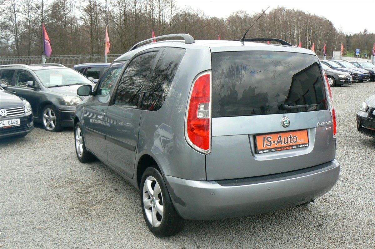 Škoda Roomster, 1,6 TDi FAMILY - fotka 4