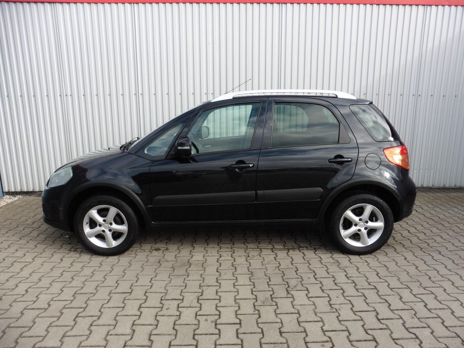 Suzuki SX4, 1.6 VVTi Style 4x4 Navi 1.maj. - fotka 3