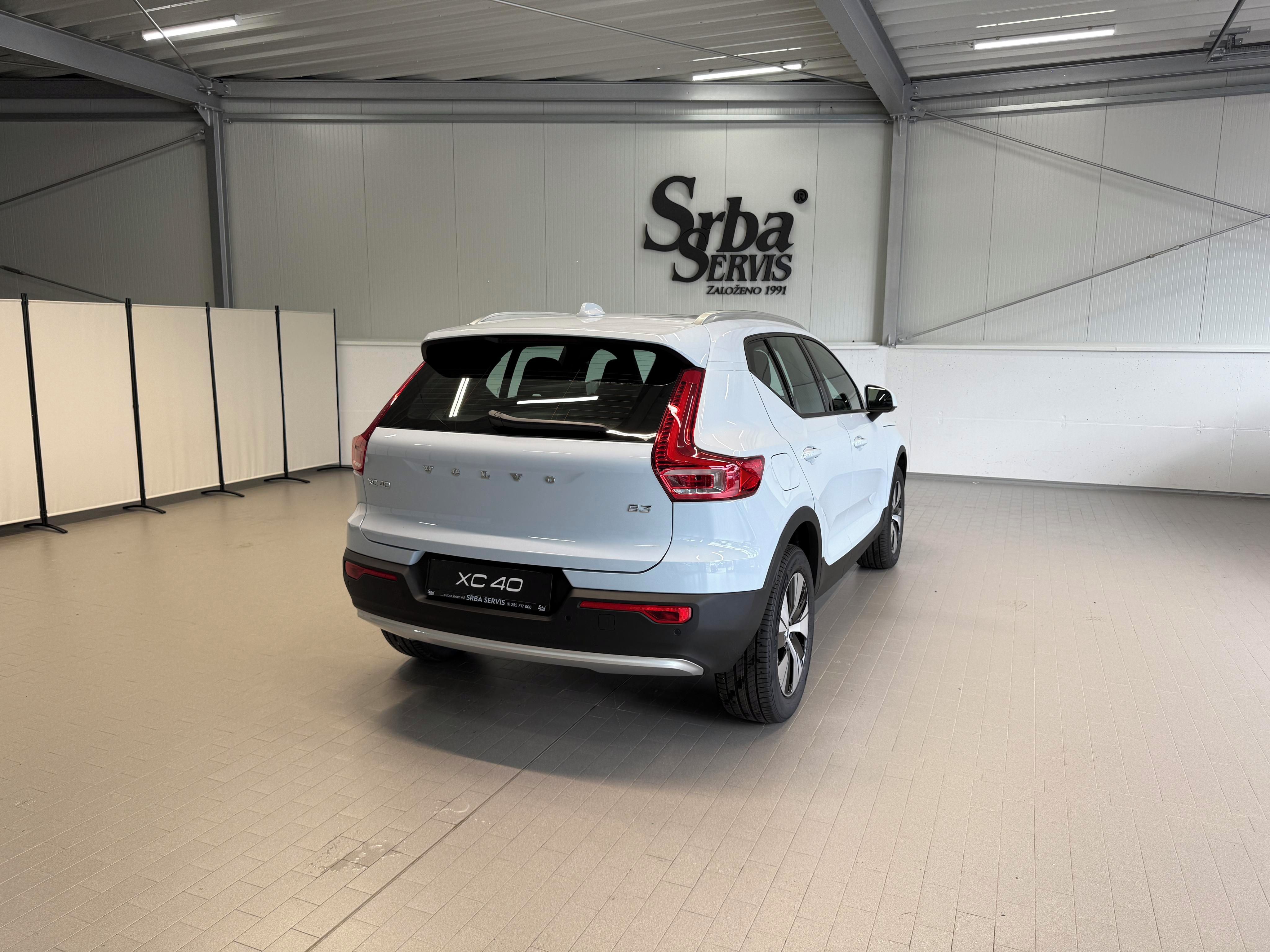 Volvo XC40, B3 2.0L 163 HP AT7 FWD CORE - fotka 3