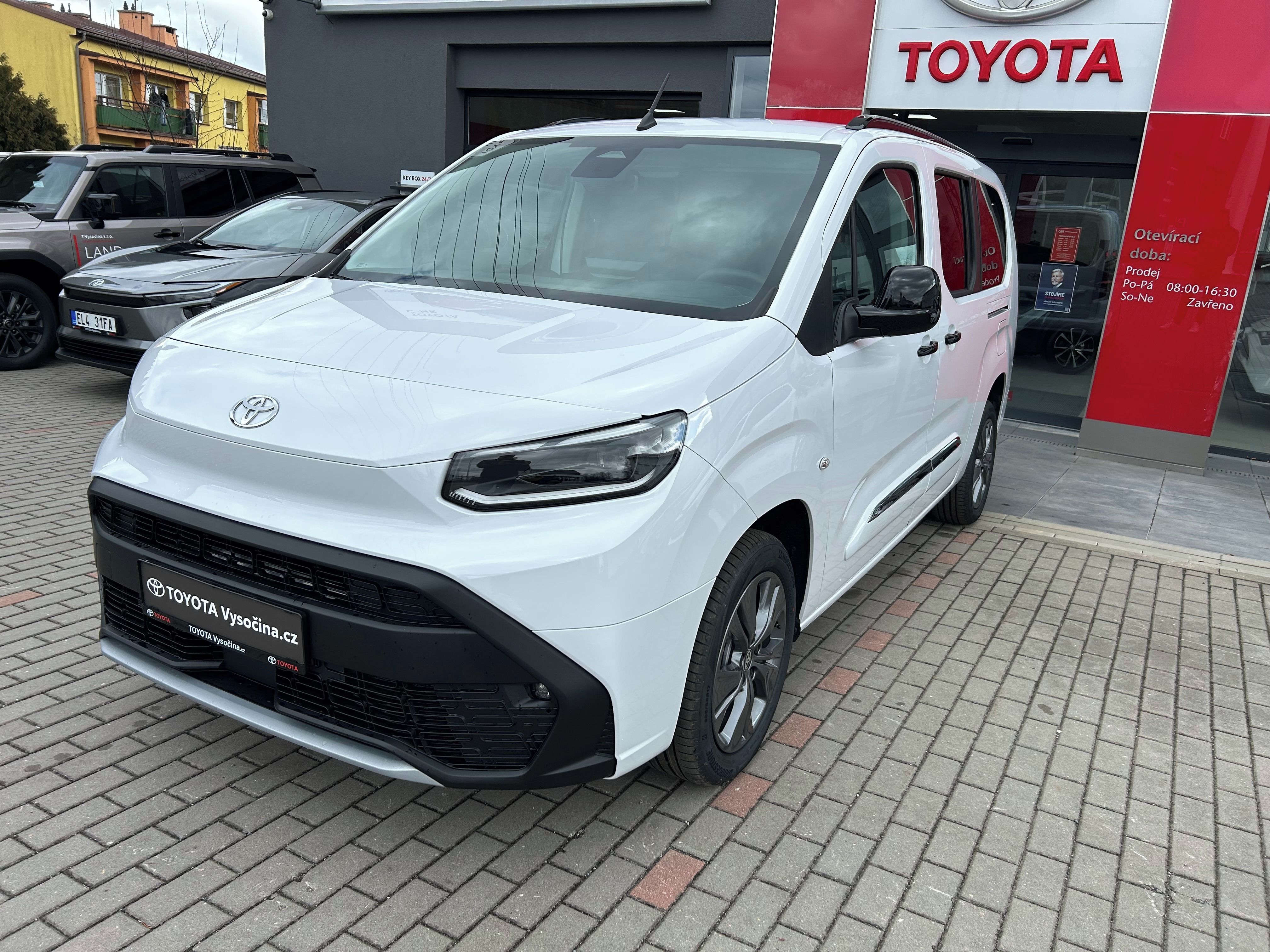 Toyota Proace City Verso, Long 1,5D 130PS Family 7Míst