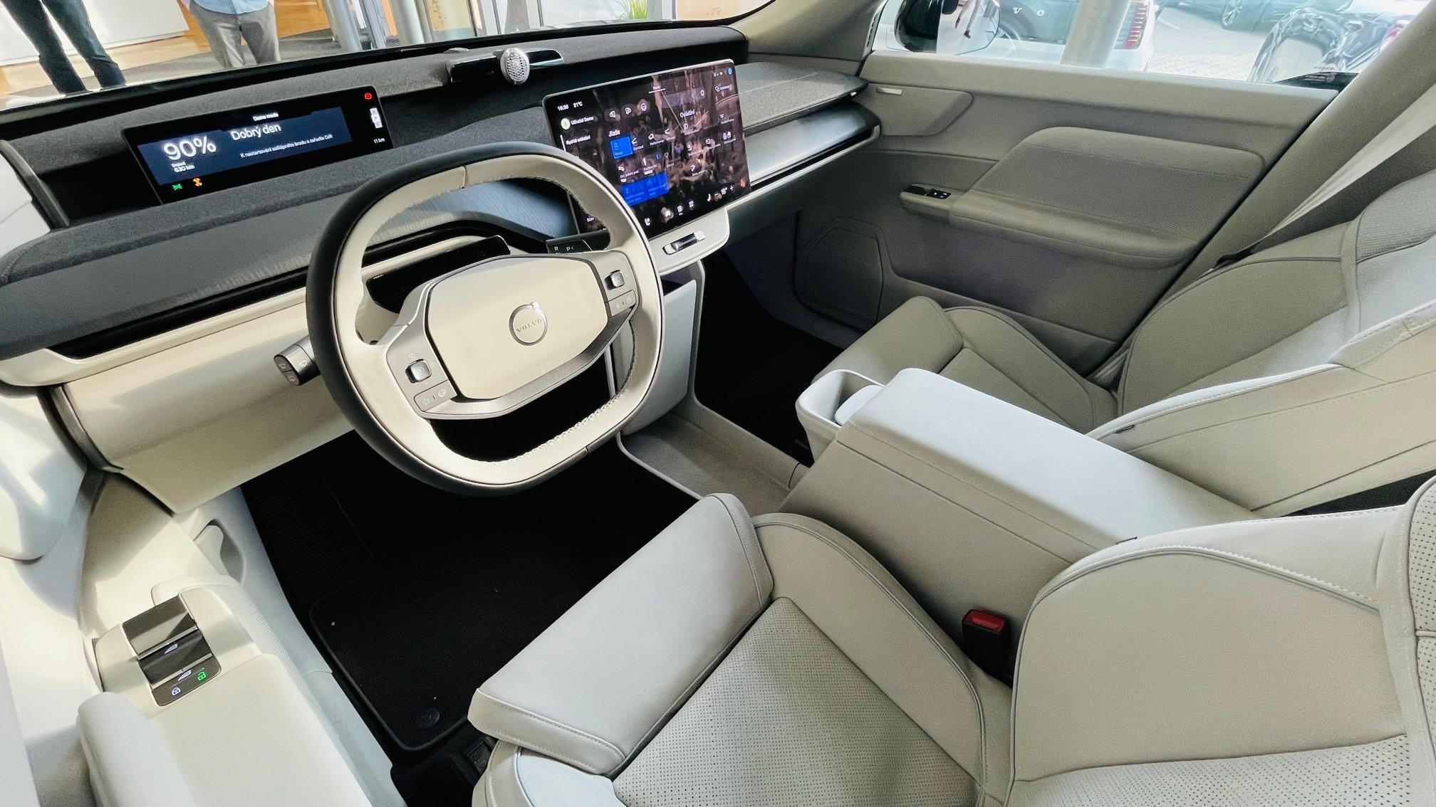 Volvo EX60, P10 AWD - fotka 2
