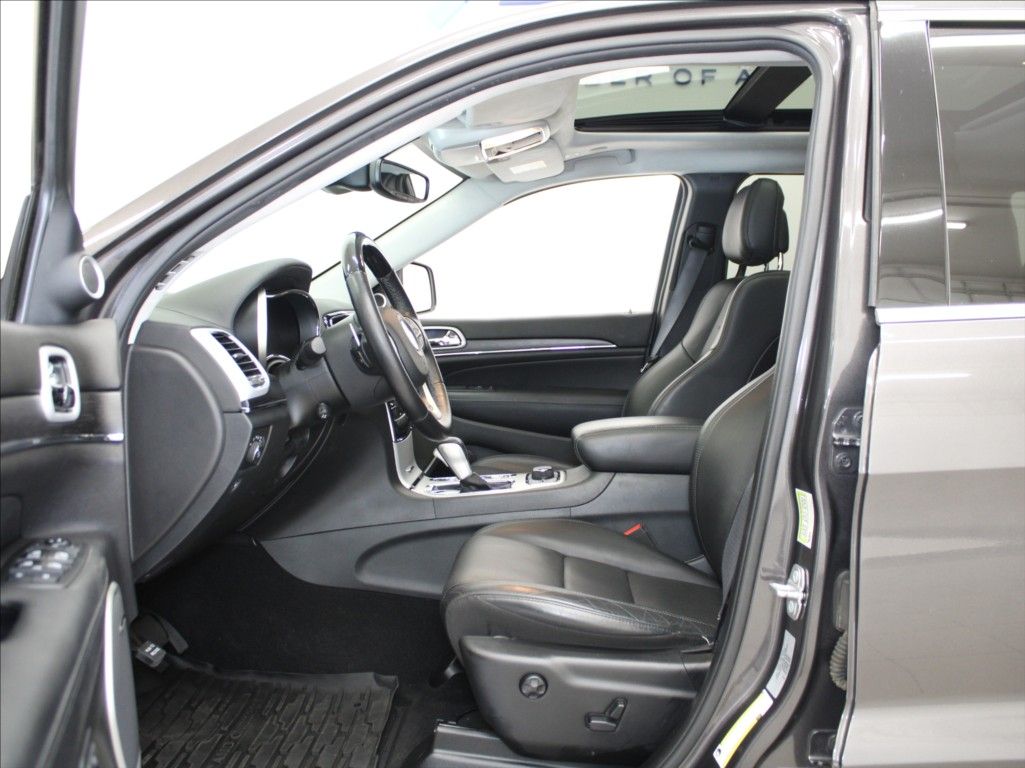 Jeep Grand Cherokee, 3,0 V6 CRD 184kW Summit 62tkm! - fotka 6