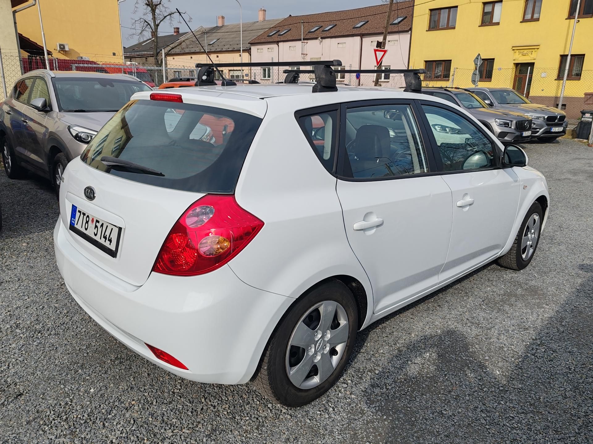 Kia Cee´d, 1.4 - fotka 5