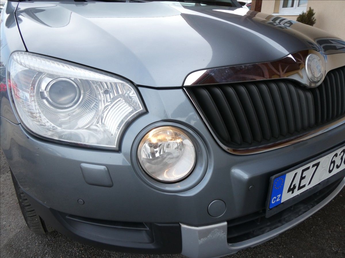 Škoda Yeti, 1,8 TSI 118 kW Experience 4x4 - fotka 3