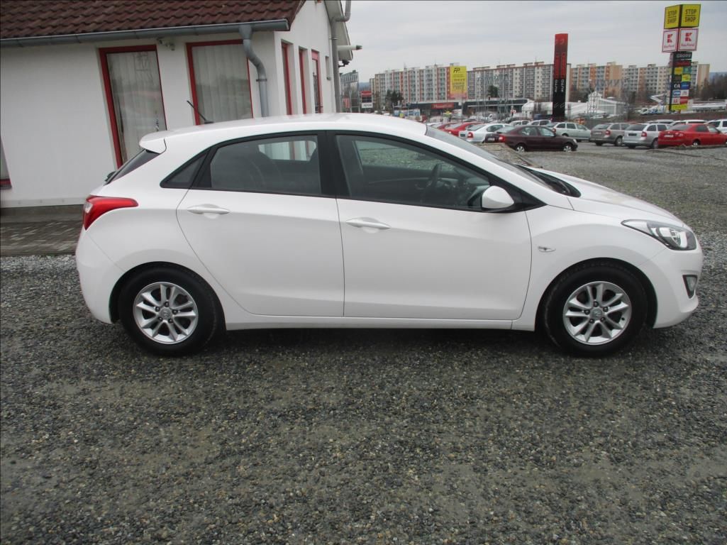 Hyundai i30, 1,6 i 16v, klima, servis, CZ, - fotka 5