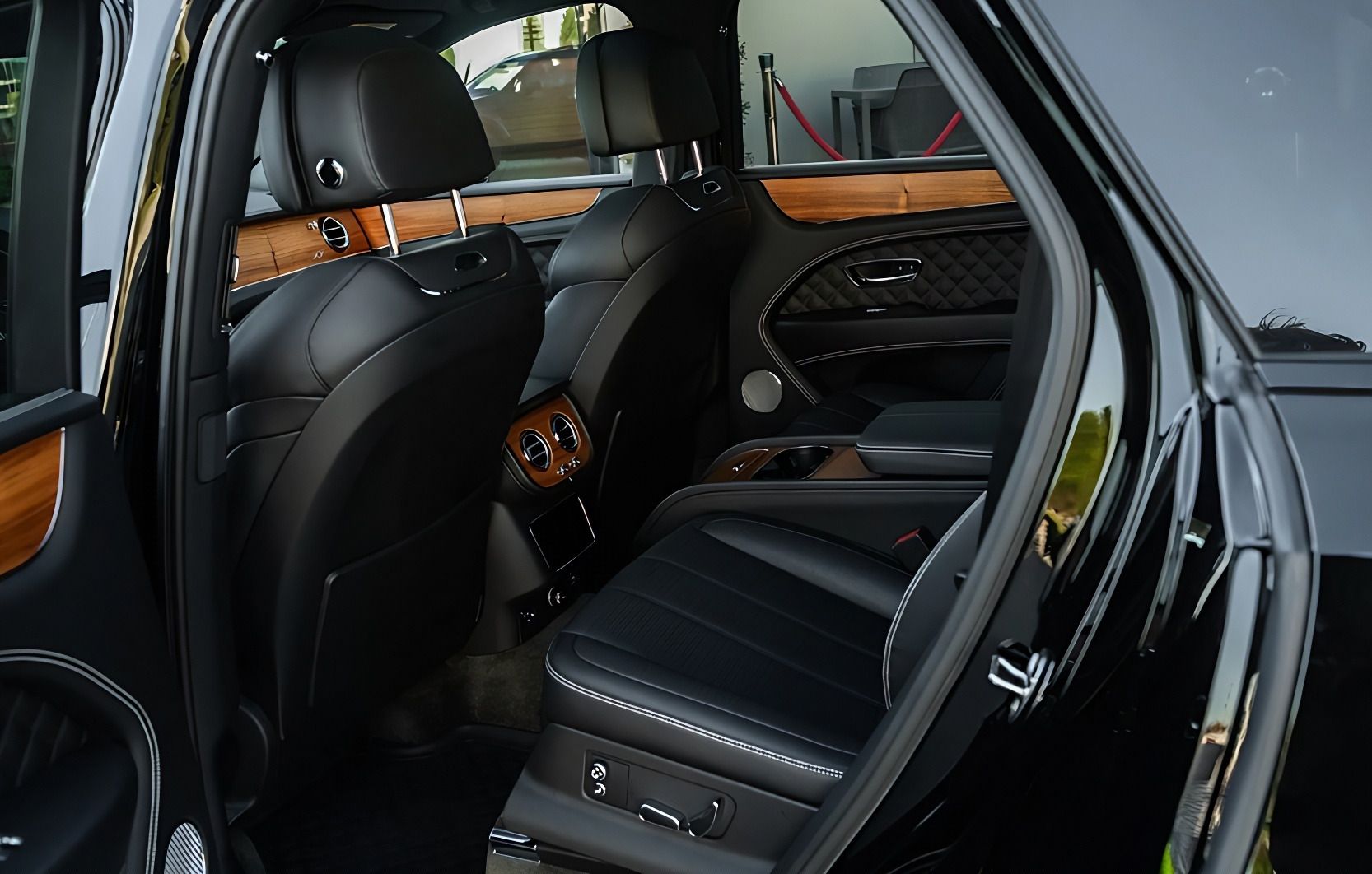 Bentley Bentayga, S V8 4.0 - fotka 6
