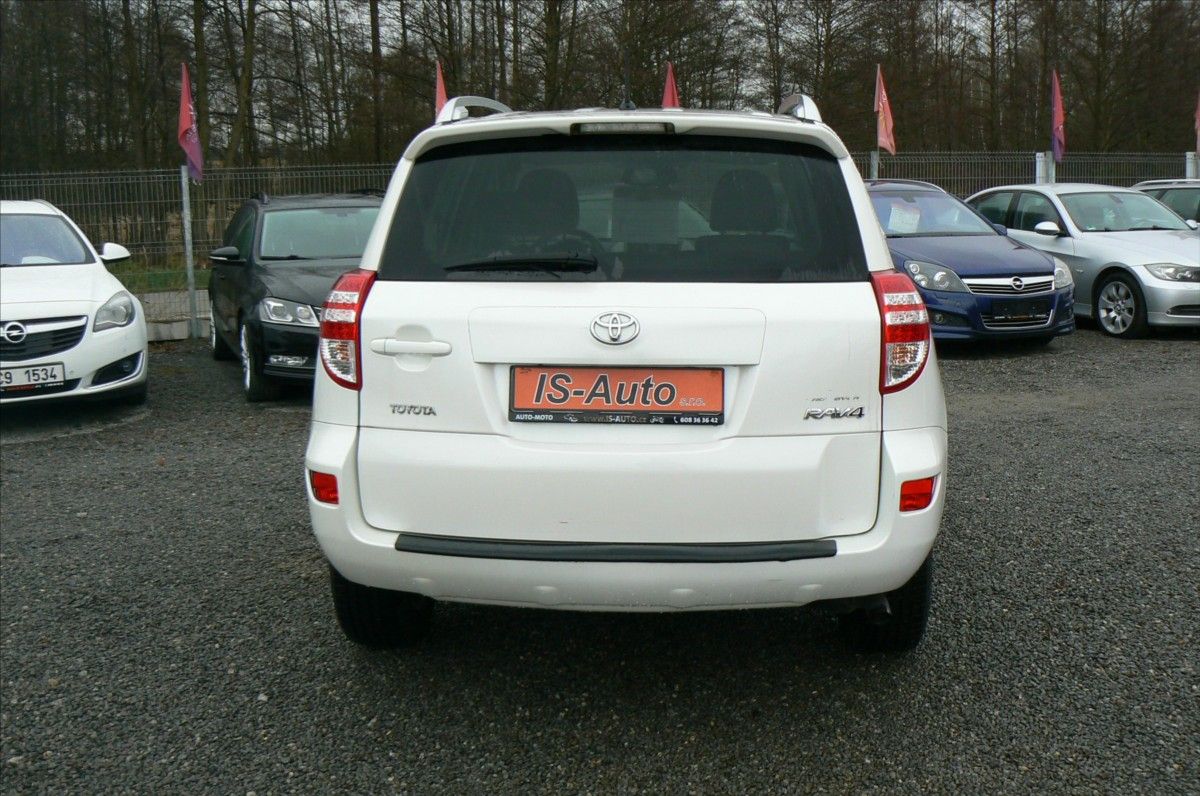 Toyota Rav4, 2,2 CRDi 4x4 - fotka 6