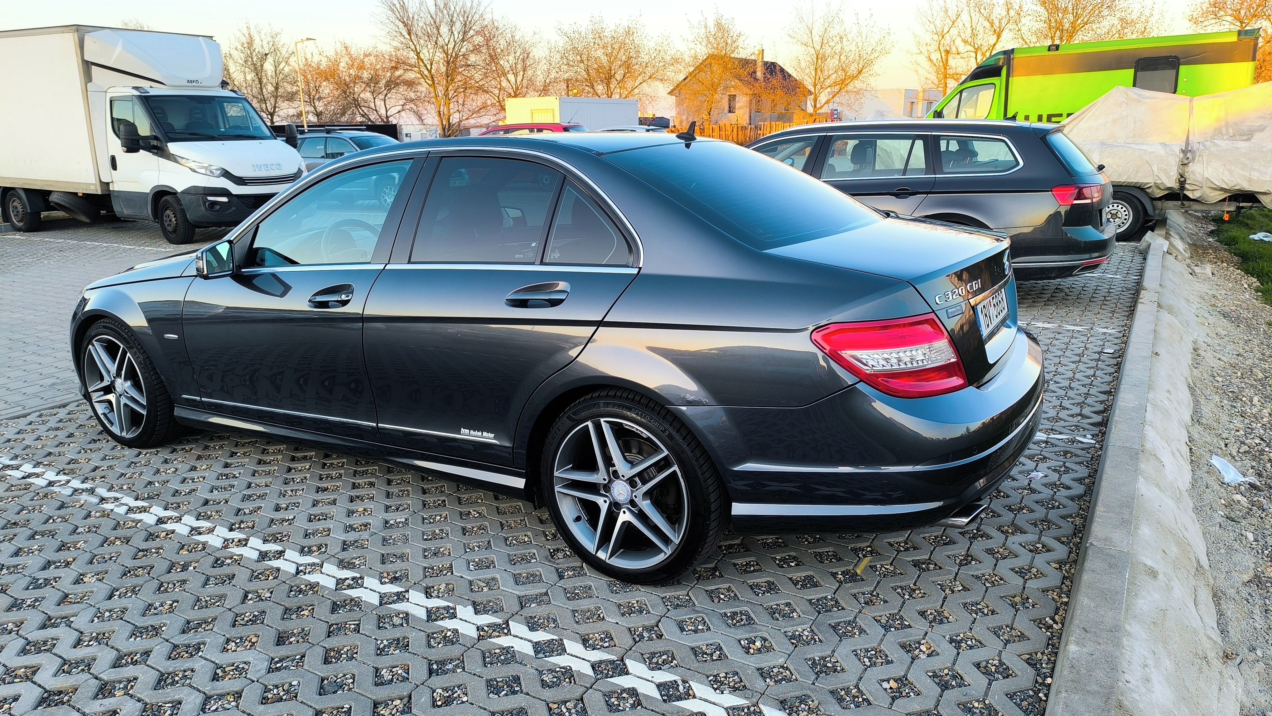 Mercedes-Benz Třídy C, 320CDI, 4x4, AMG paket - fotka 3