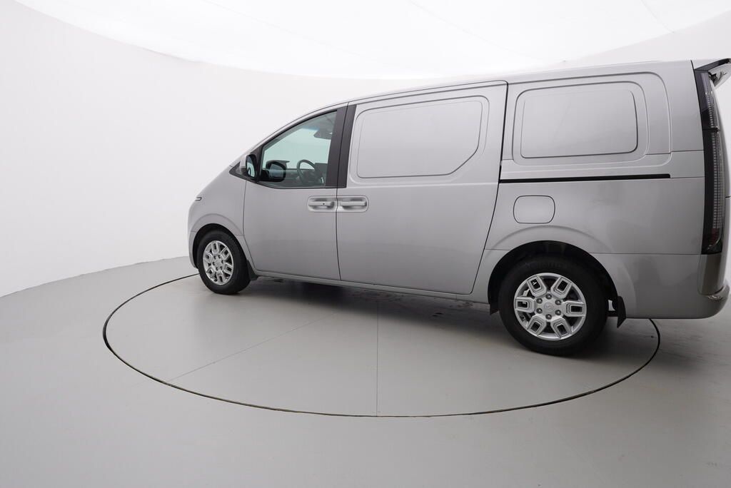 Hyundai Staria, Comfort 2.2 CR 130 kW - fotka 3