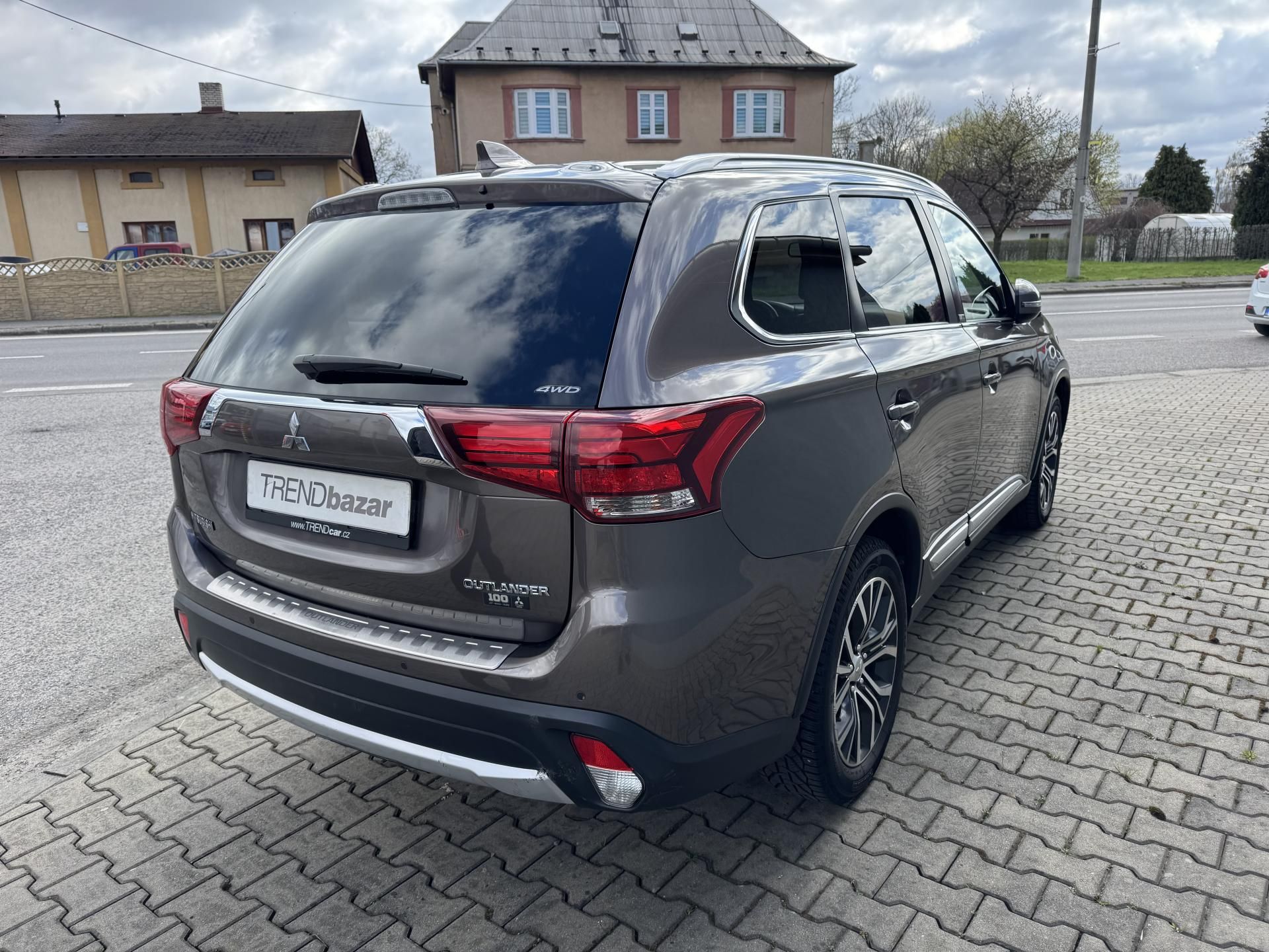 Mitsubishi Outlander, 2,2Di-D A/T EDICE100 - fotka 3