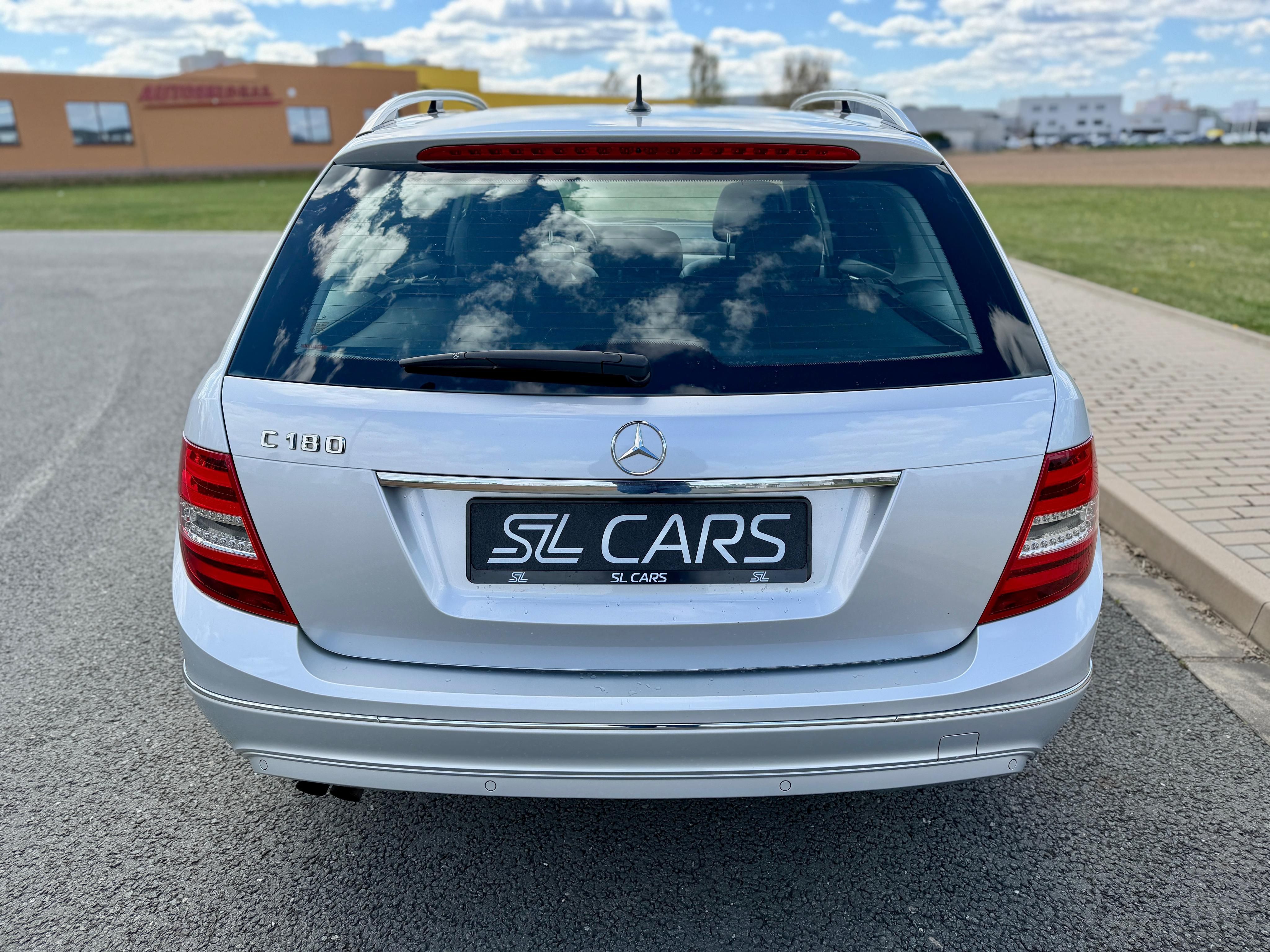 Mercedes-Benz Třídy C, 180 CGI 7G NAVIGACE SERVISKA - fotka 4