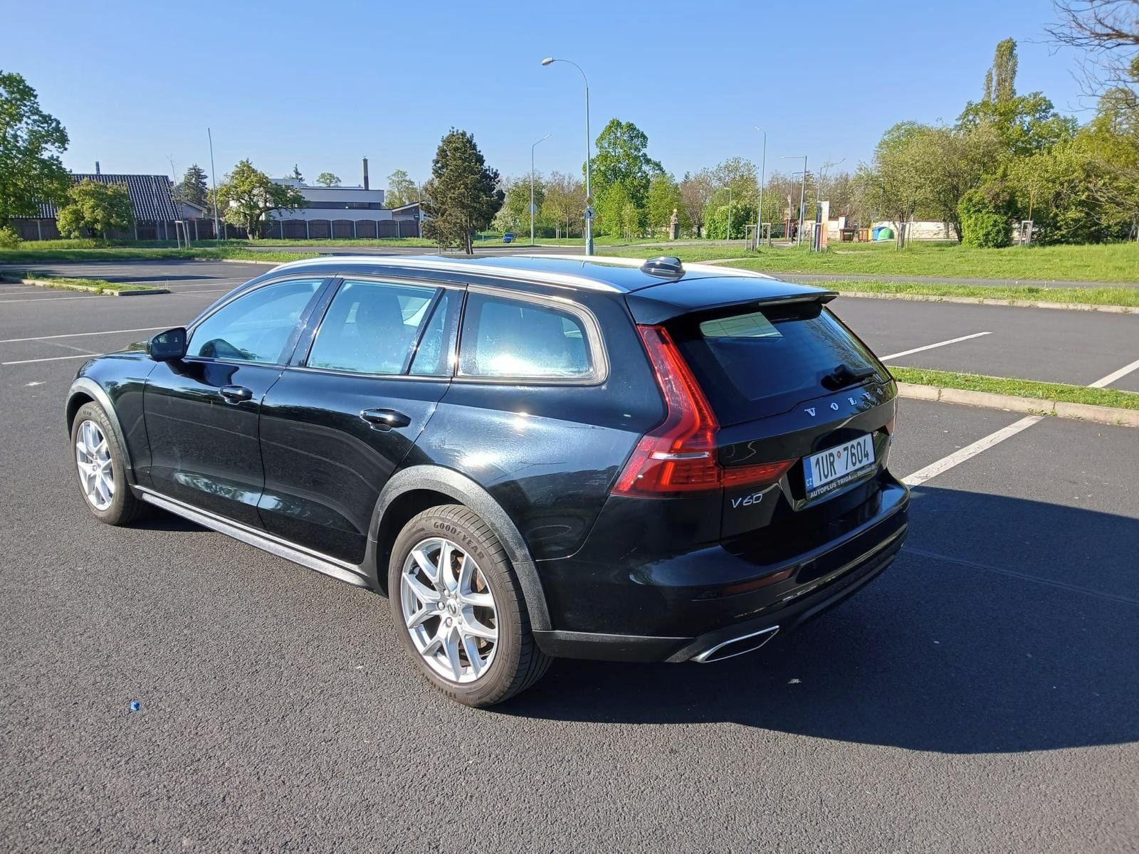 Volvo V60, Cross Country tažné,nez.topení - fotka 3
