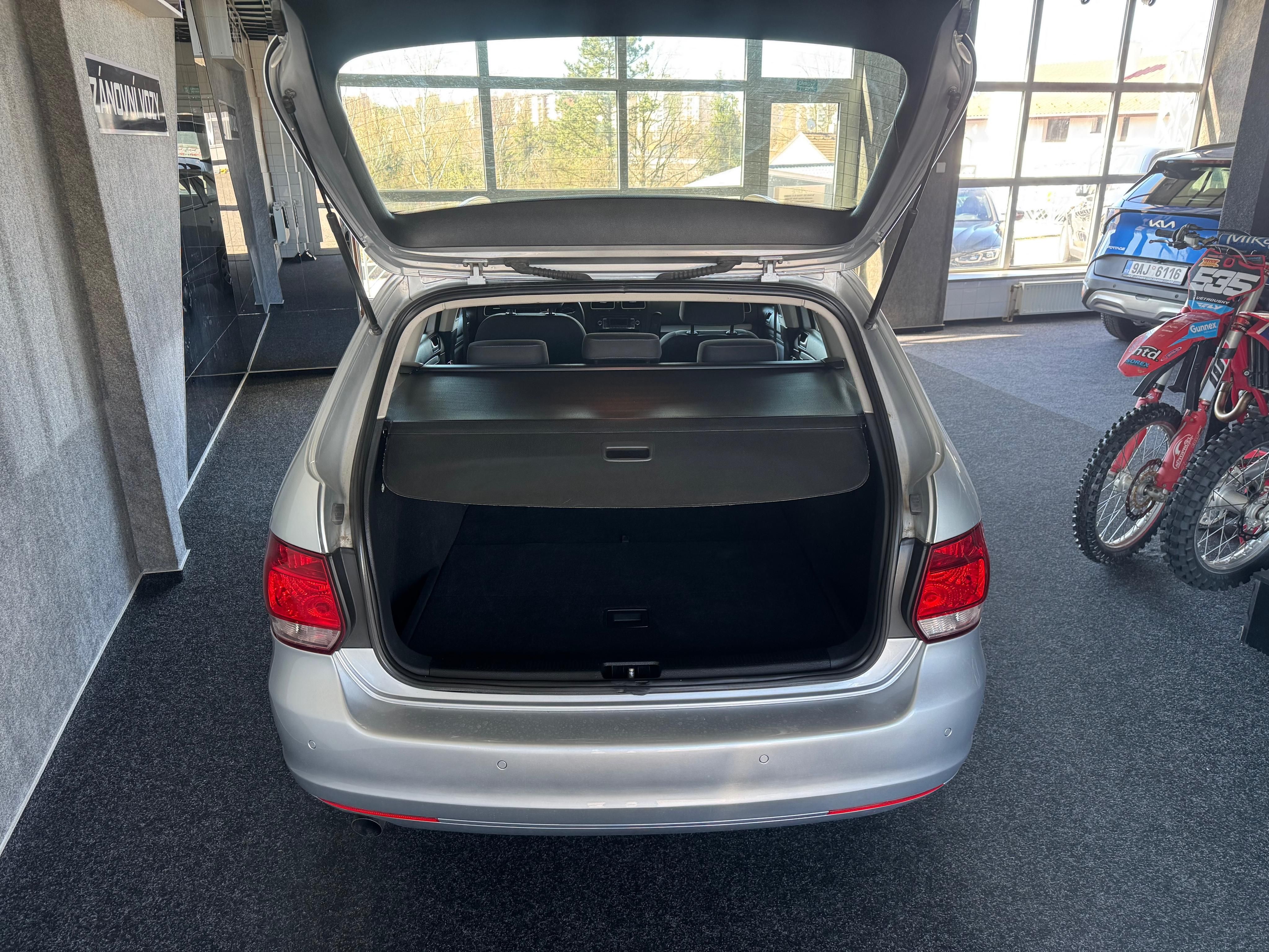 Volkswagen Golf, 1.6 TDI, Variant, bez koroze - fotka 5