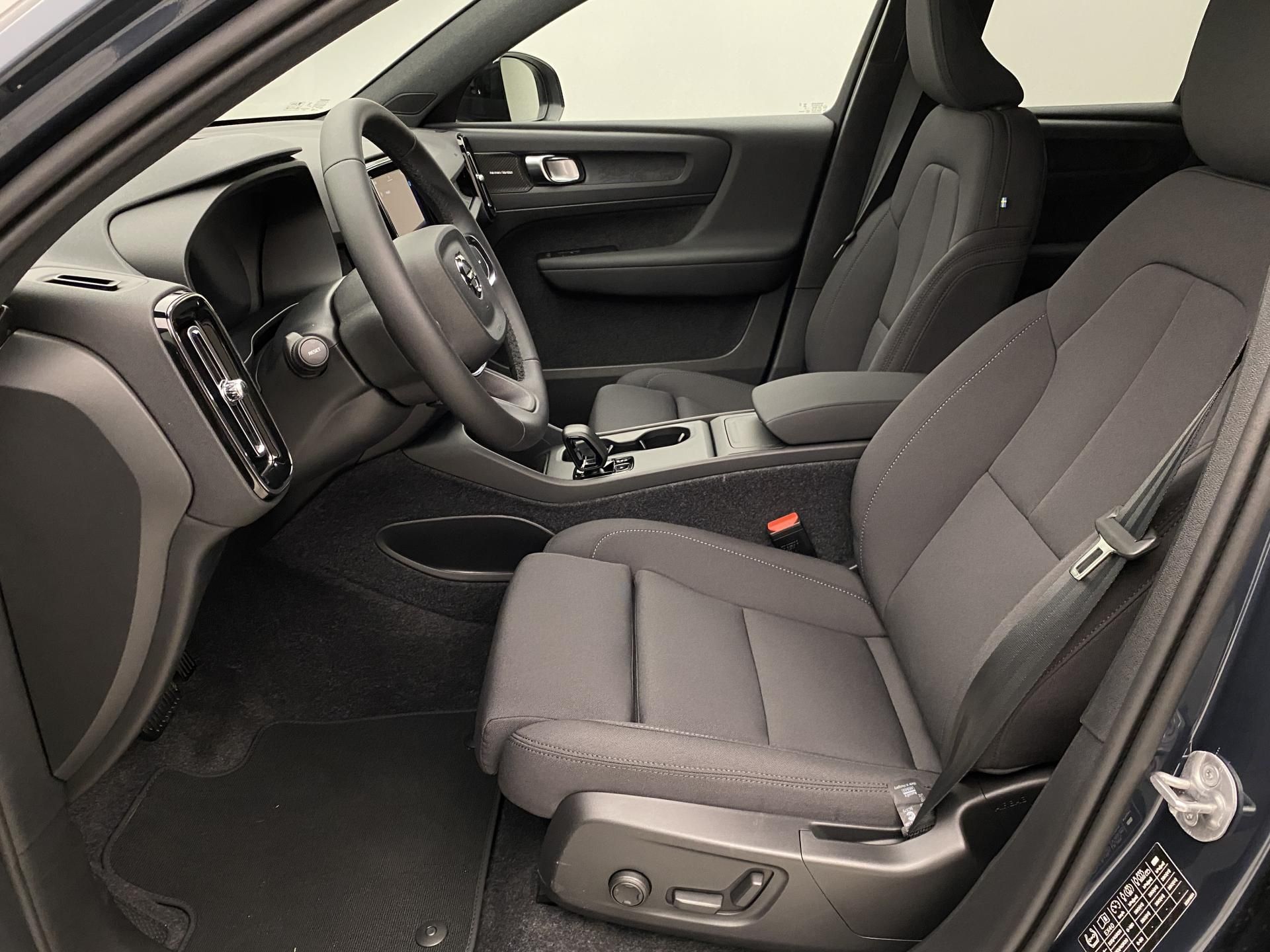 Volvo EX40, BLACK EDITION SINGLE EXT. PLUS - fotka 3