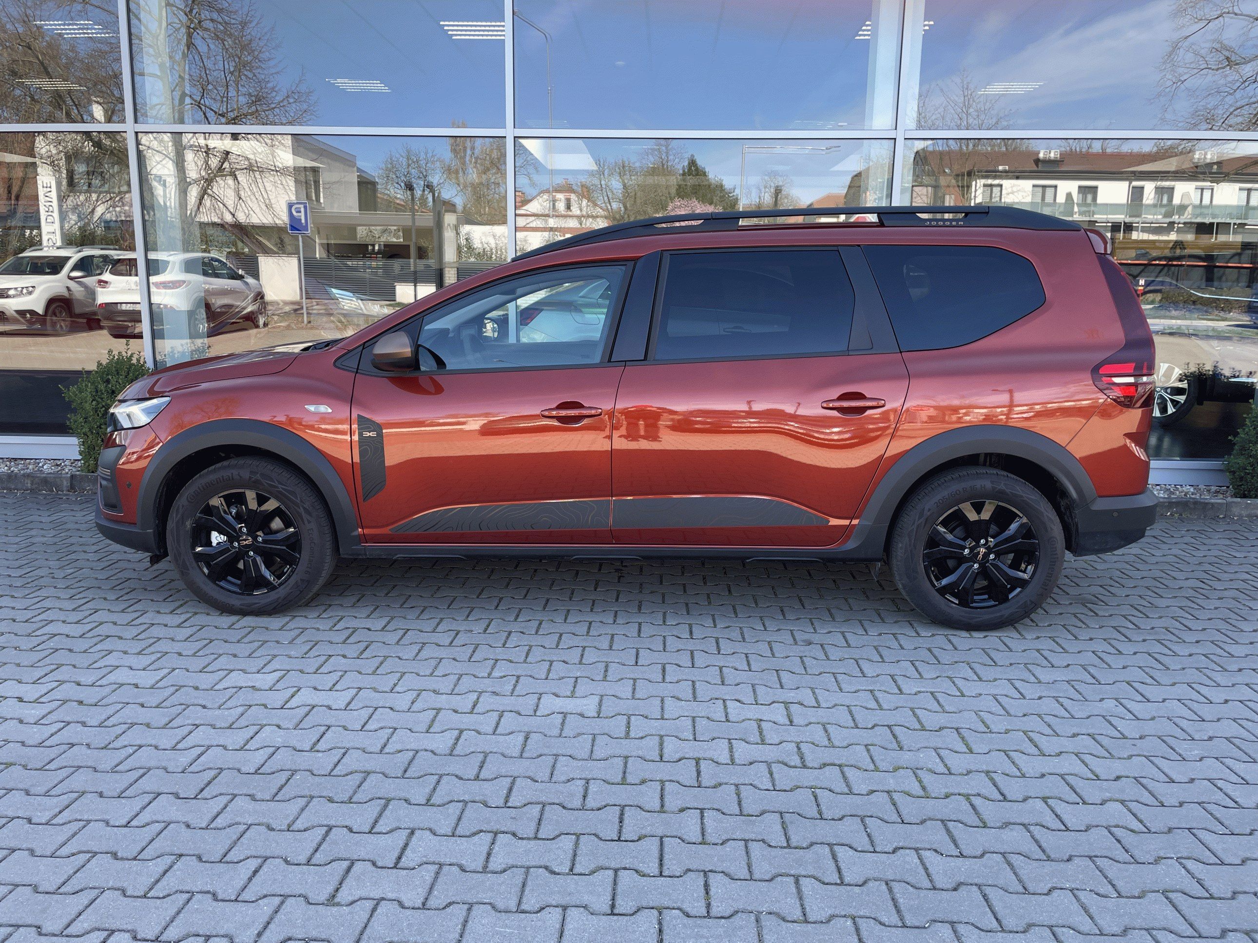 Dacia Jogger, Hybrid 140 Extreme 5 míst - fotka 4