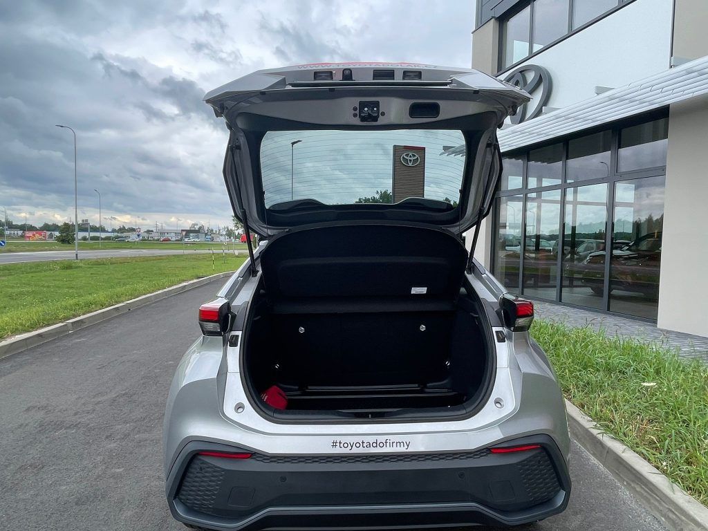 Toyota C-HR, 1.8L Style Hybrid 2x4 - fotka 6