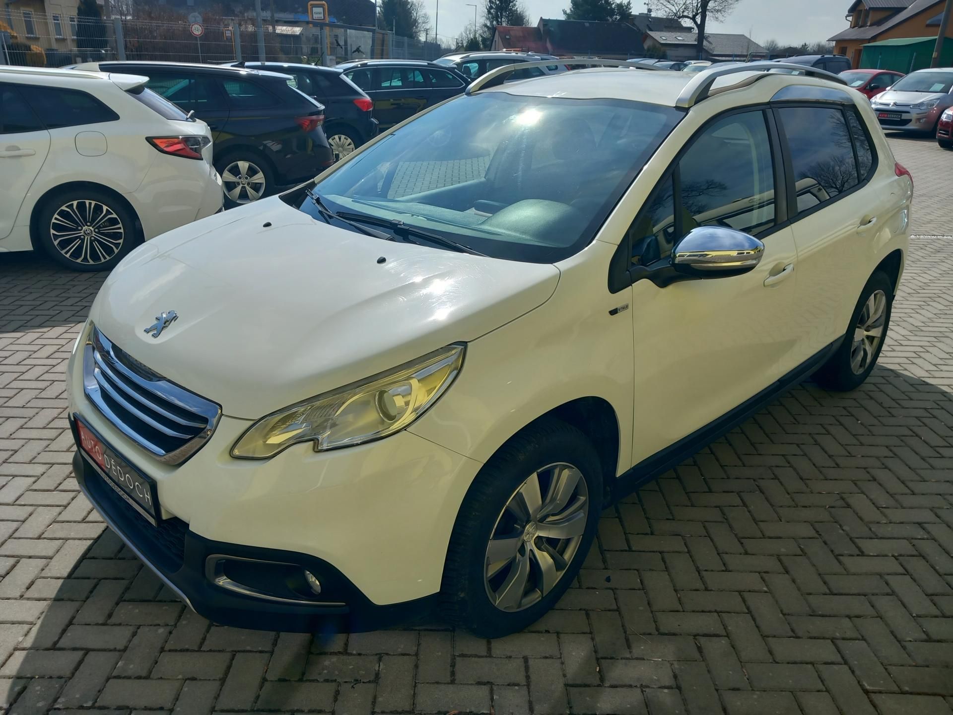 Peugeot 2008, 1,6HDi STYLE NAVI VYHŘ.SED. - fotka 3