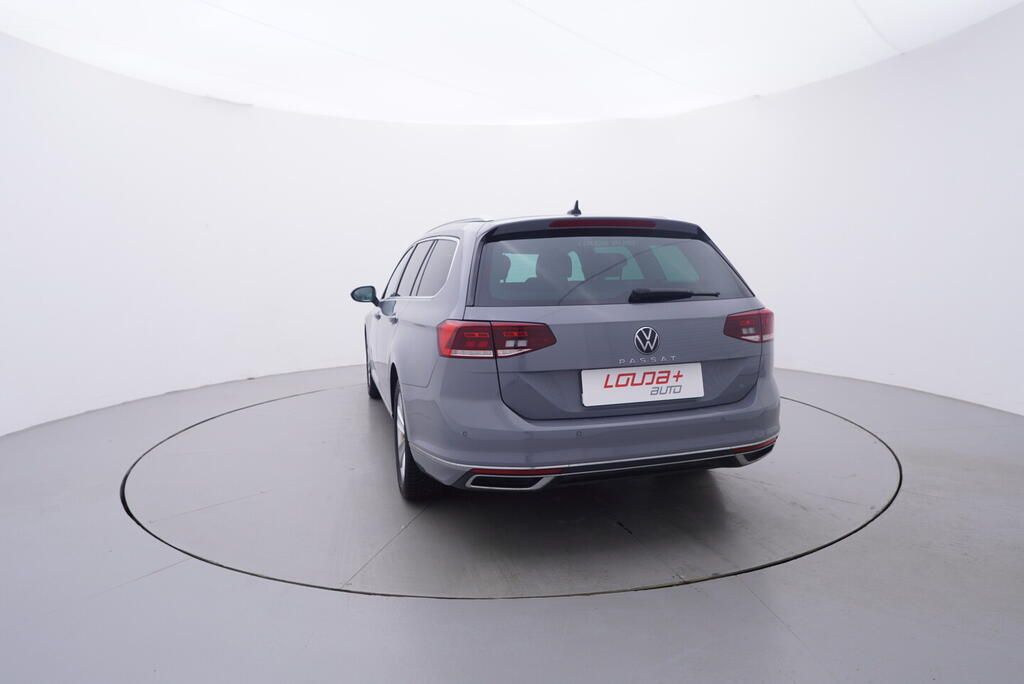 Volkswagen Passat Variant, Elegance 2.0 TDI 110 kW - fotka 4