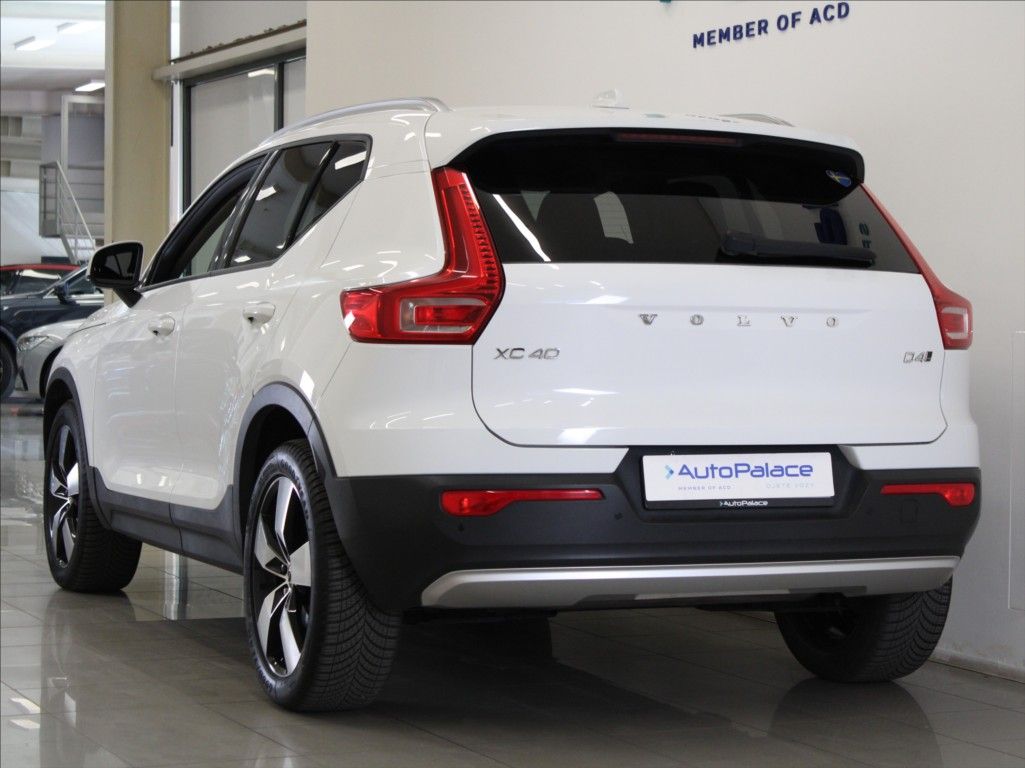 Volvo XC40, 2,0 D4 AWD Mom.PRO Pilot Tažné - fotka 3