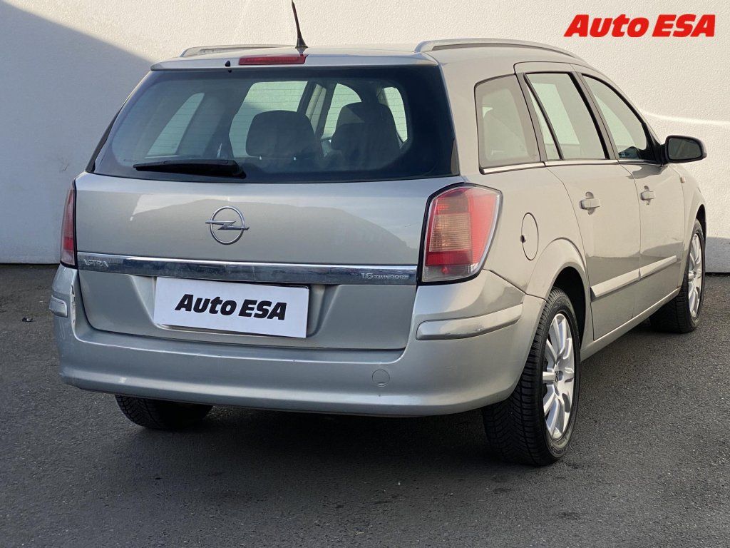 Opel Astra, 1.6i,ČR,AC,tažné - fotka 4
