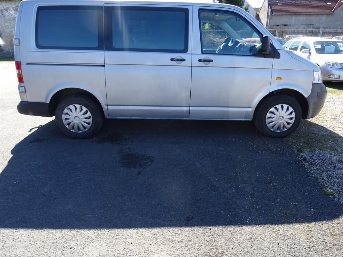 Volkswagen Caravelle, 2,5 TDi 96 Kw 9 Míst - fotka 3