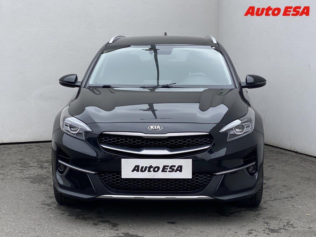 Kia Cee´d, 1.6 GDi,2.maj,ČR,AT. LED - fotka 2
