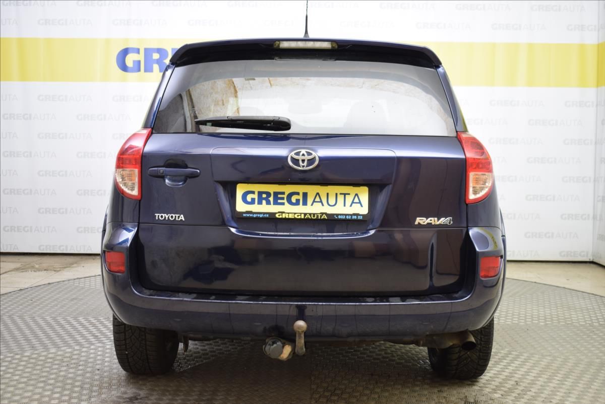 Toyota Rav4, 2,2 D-CAT 4x4 SOL - fotka 4