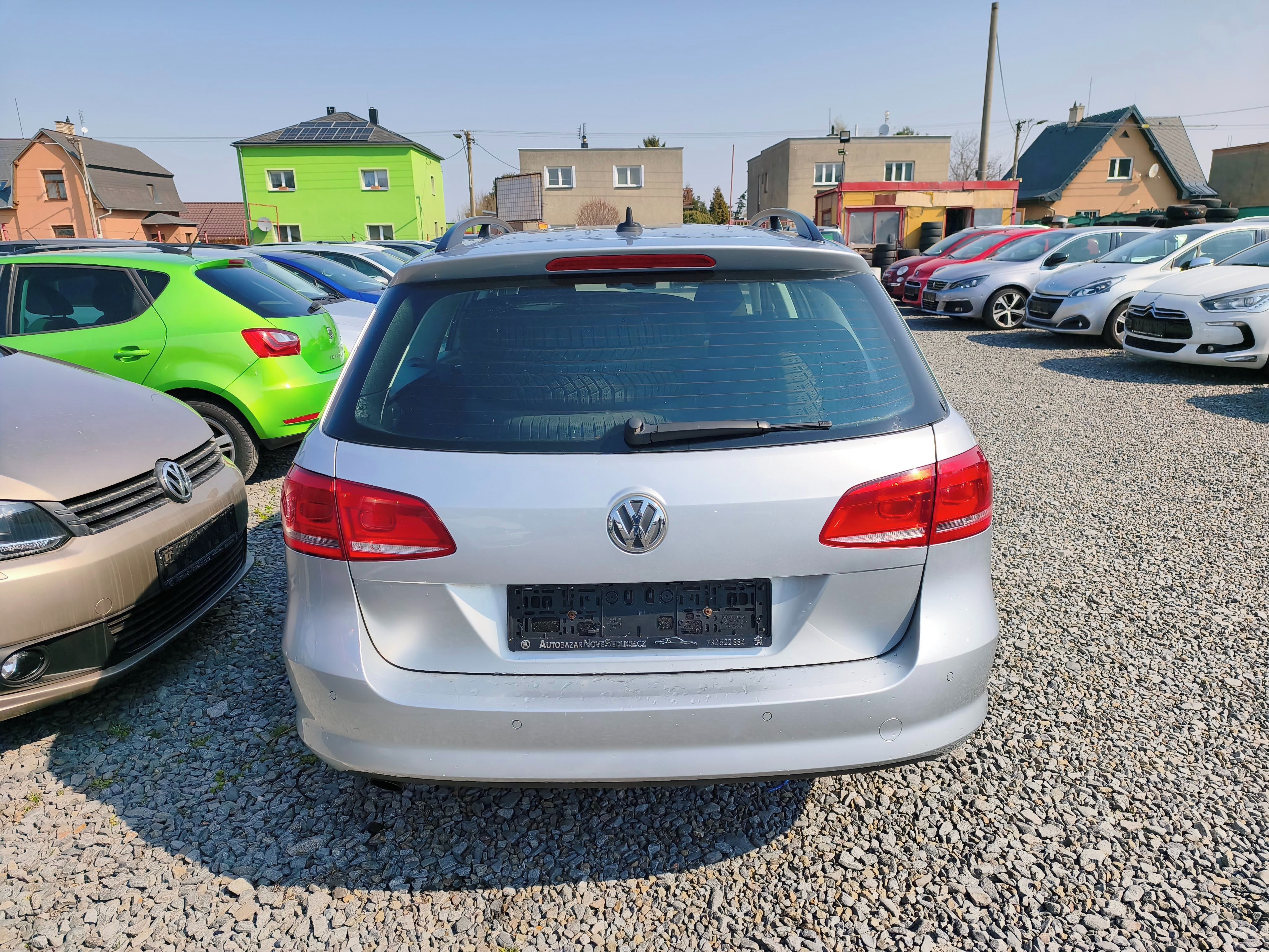 Volkswagen Passat, 1.6 TDI Tempomat, Klima, Navi - fotka 5