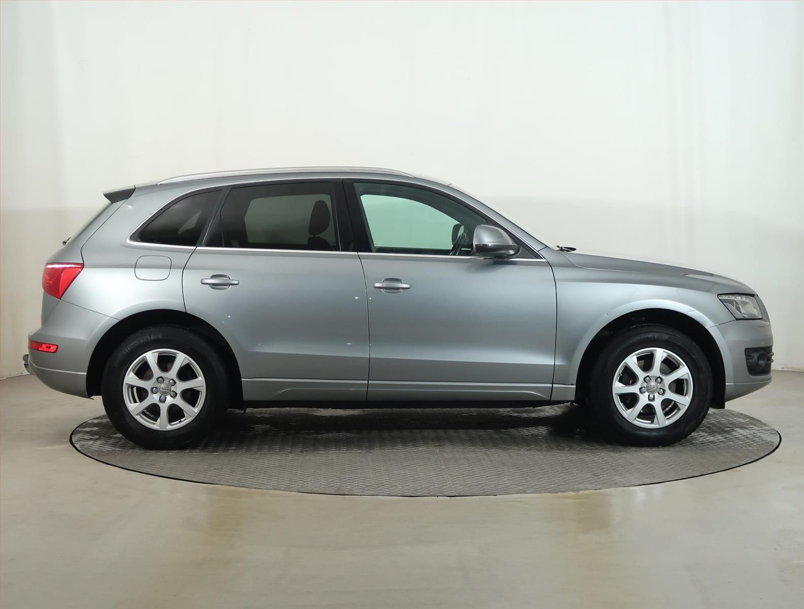 Audi Q5, 2.0 TDI, basis, 4X4, Automat - fotka 6