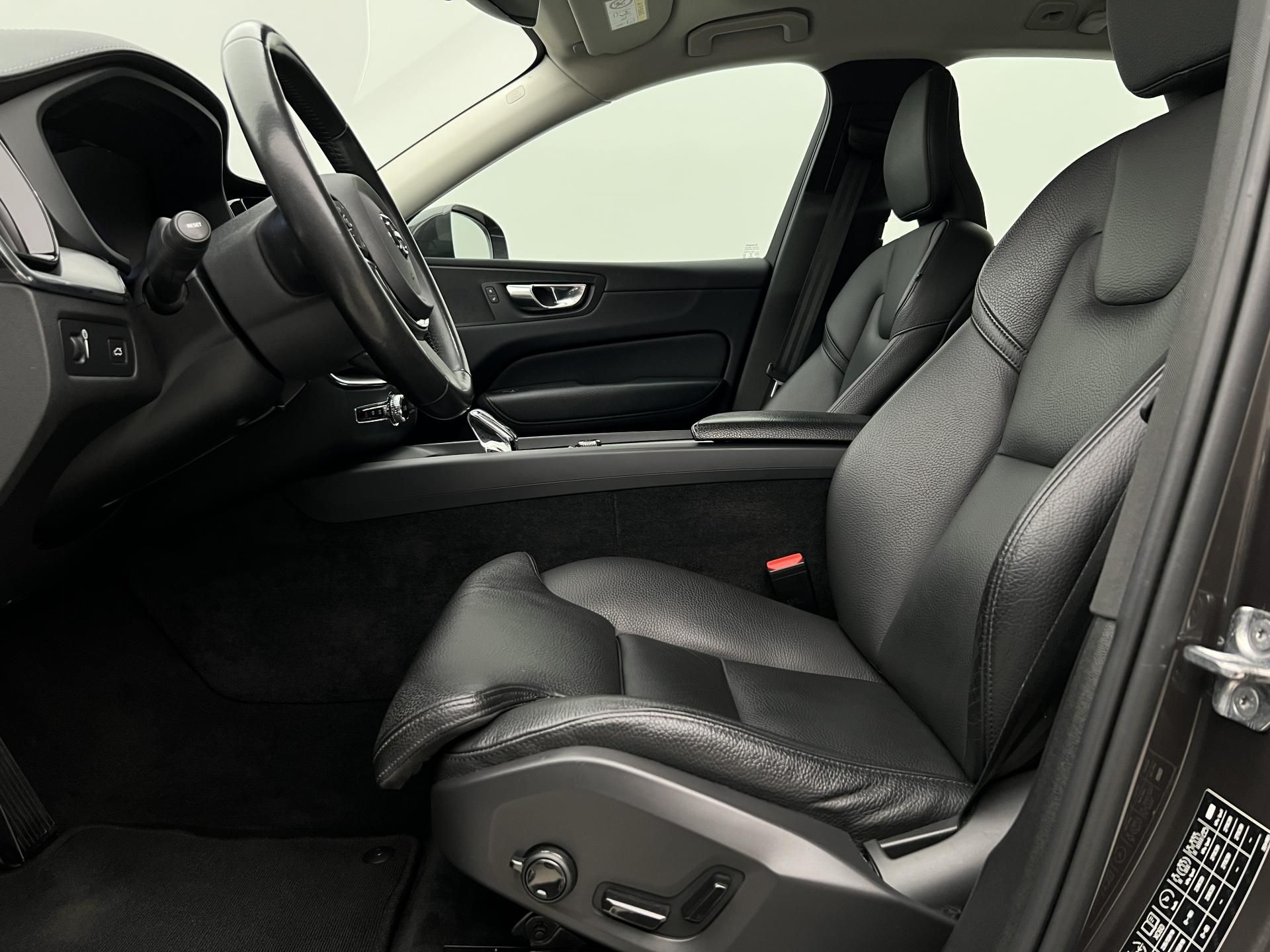 Volvo XC60, B4 INSCRIPTION AUT - fotka 3