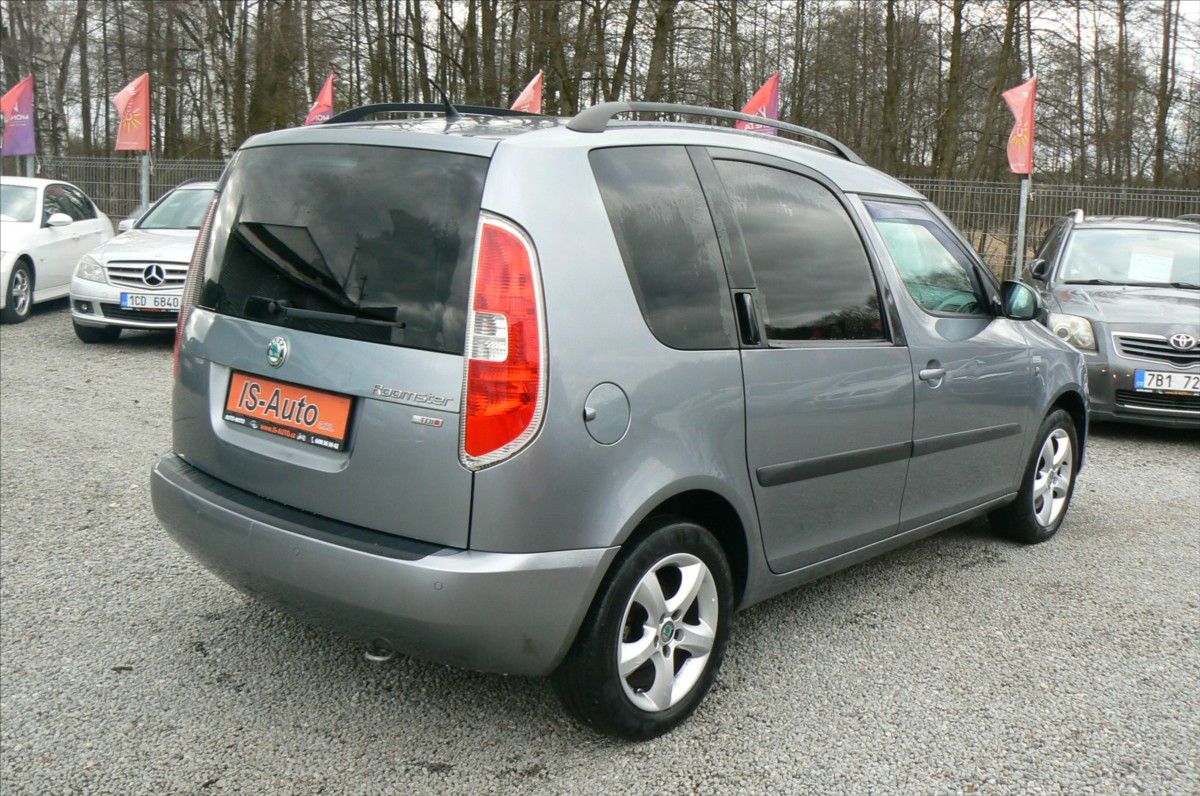 Škoda Roomster, 1,6 TDi FAMILY - fotka 5