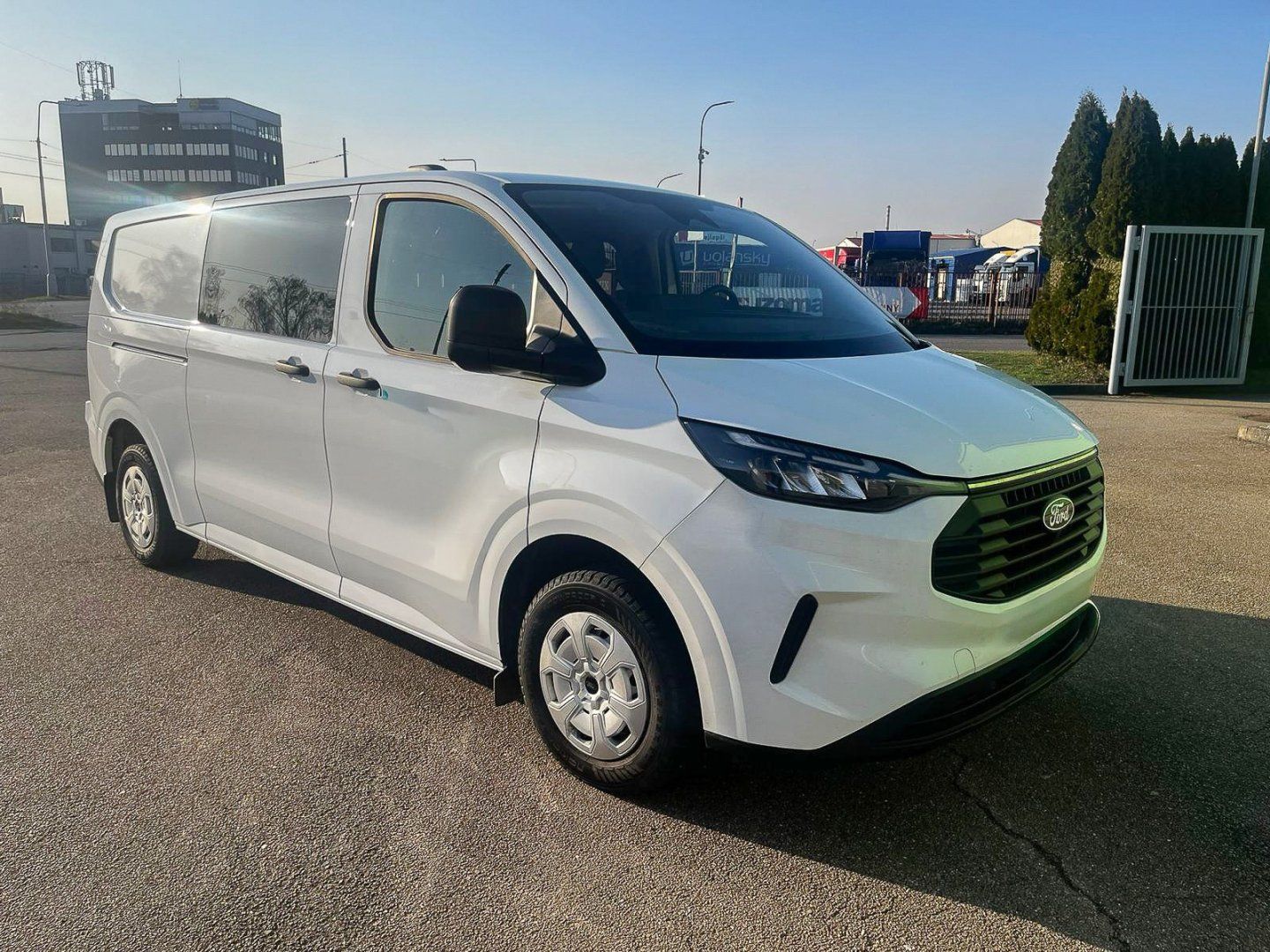 Ford Transit Custom, 2.0 TDCi 100kW 6 míst L2H1