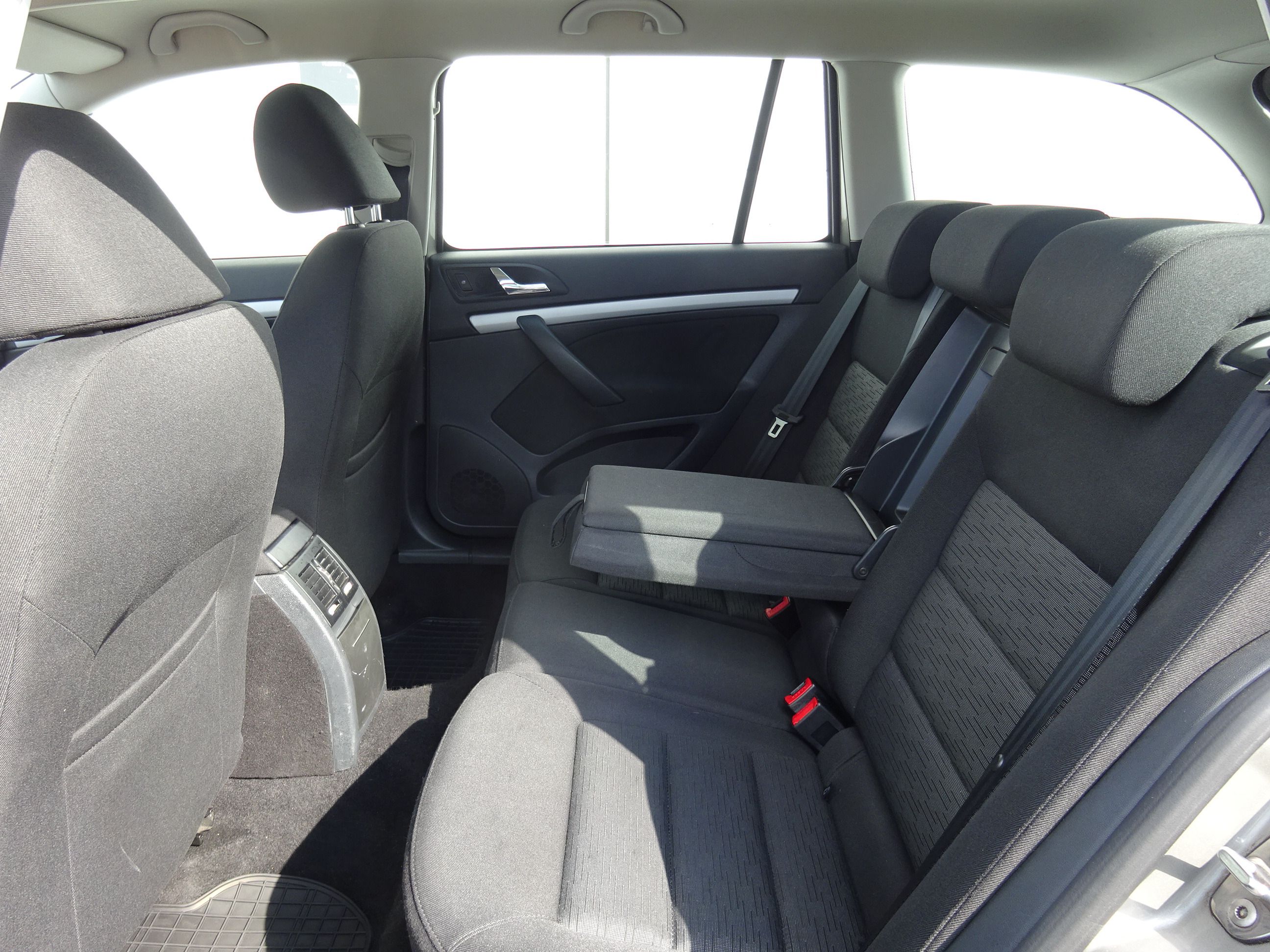 Škoda Octavia, 1.6 TDi - fotka 6