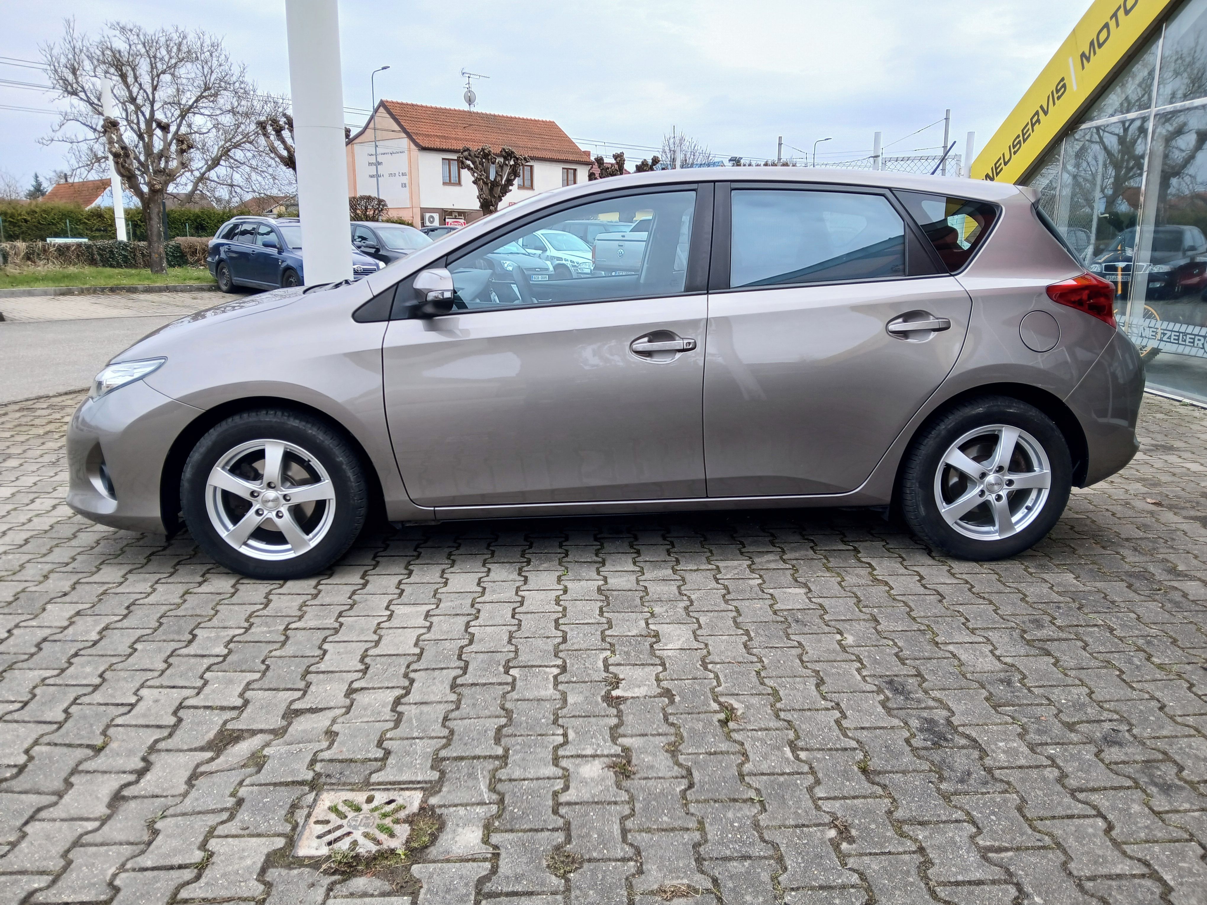 Toyota Auris, 1.3VVT-i, 73kW, 83tis.km - fotka 2