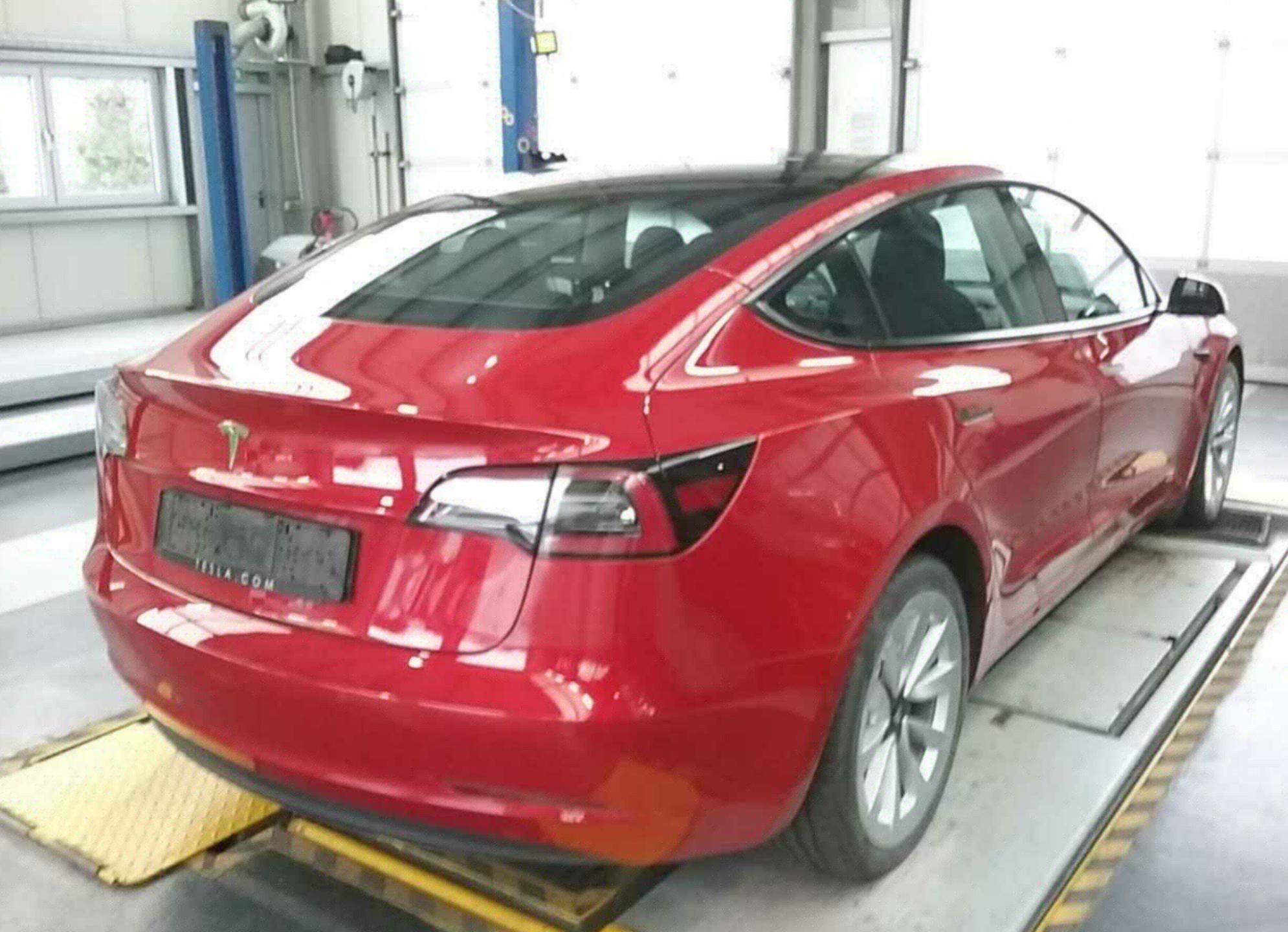 Tesla Model 3, Plus refresh 2021 LFP - fotka 4
