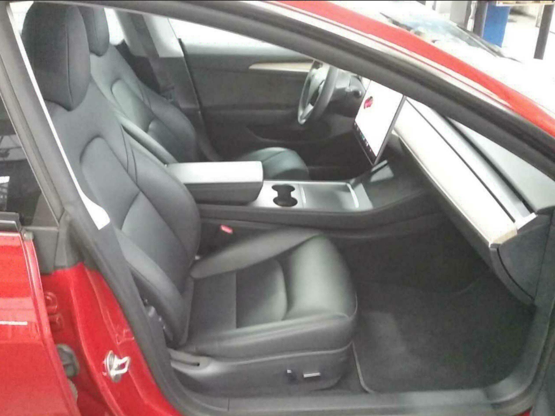 Tesla Model 3, Plus refresh 2021 LFP - fotka 3