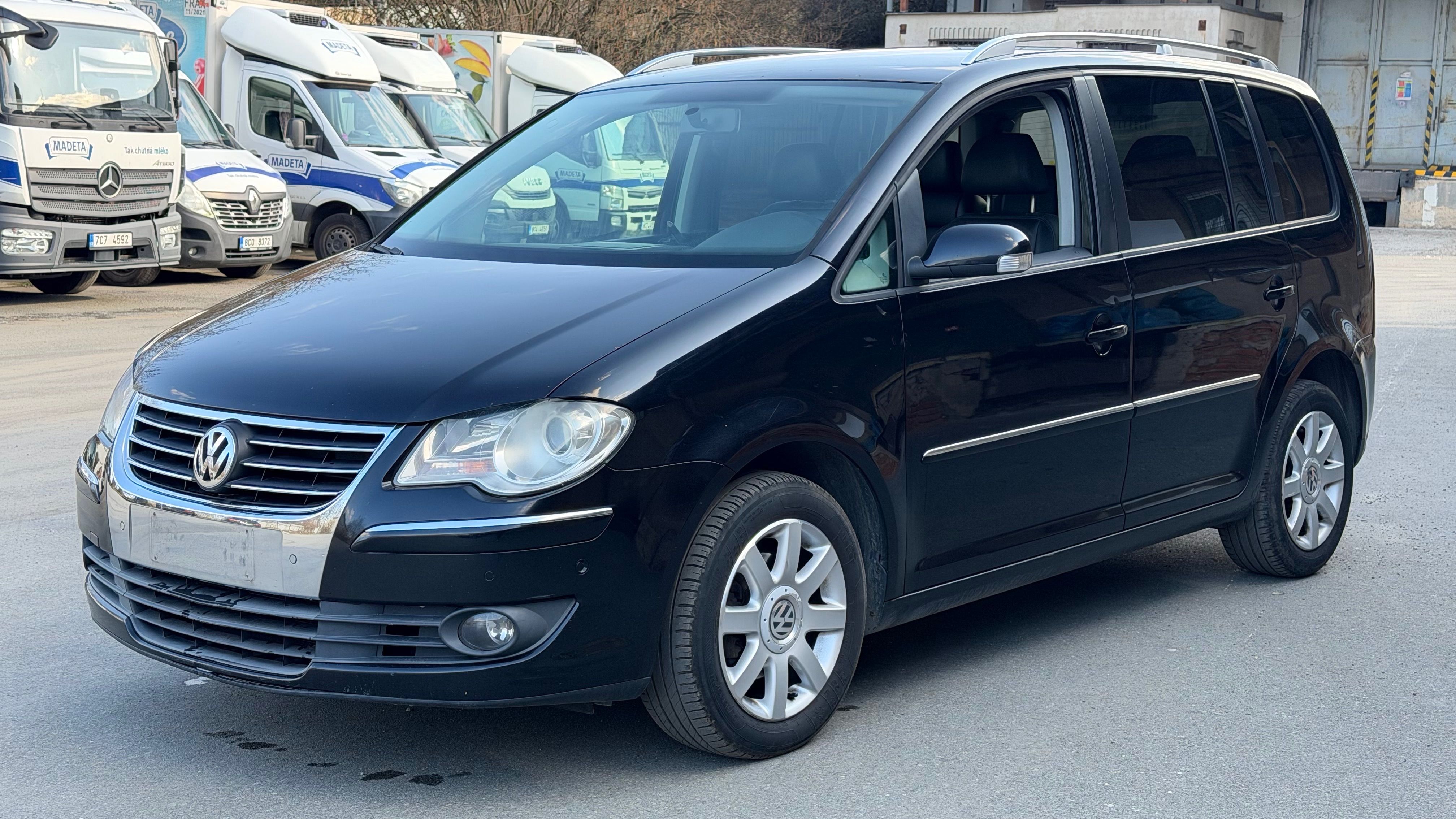 Volkswagen Touran, Higline DSG 2.0TDI 7mist kůže